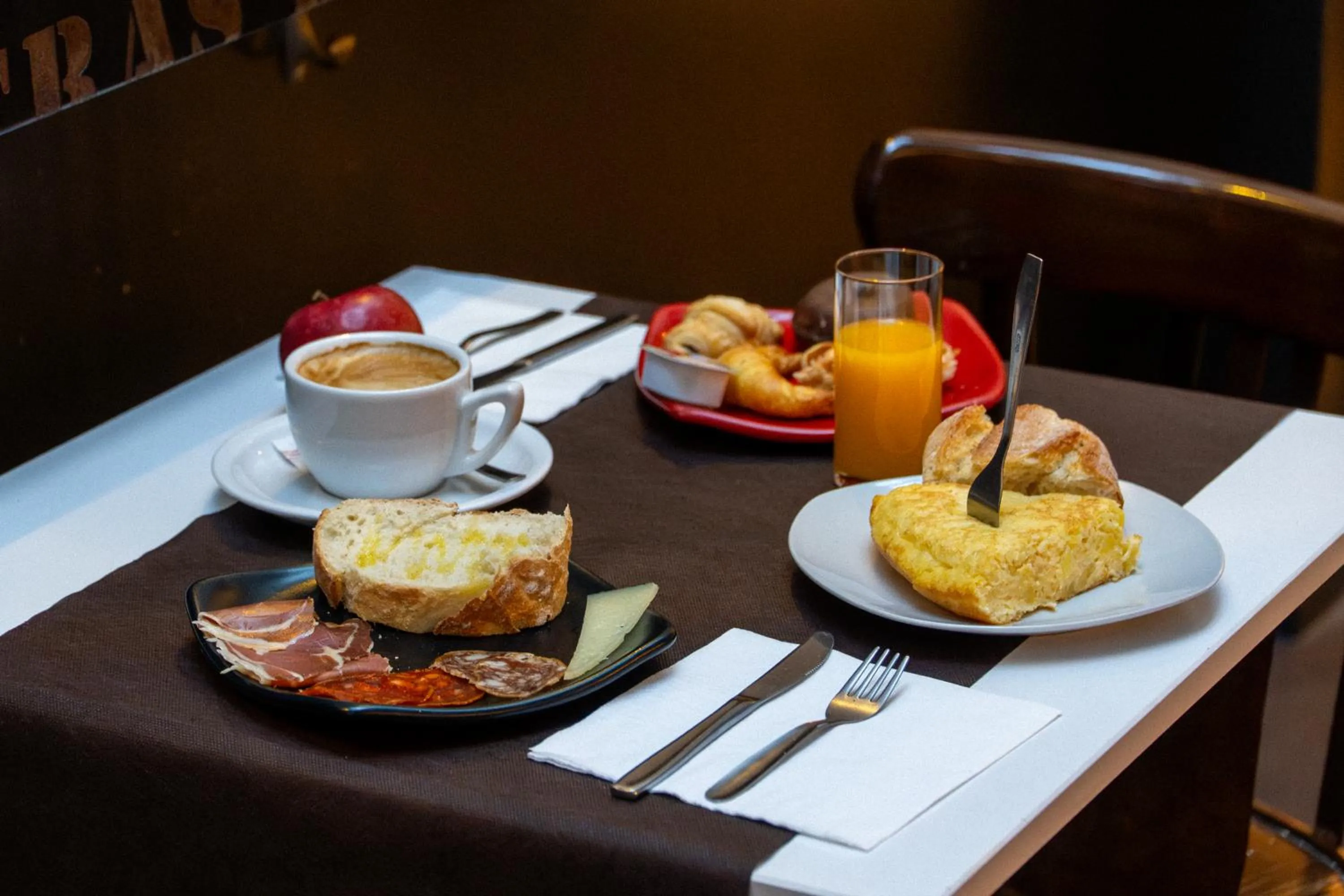 Breakfast in Hotel Apolonia Soria