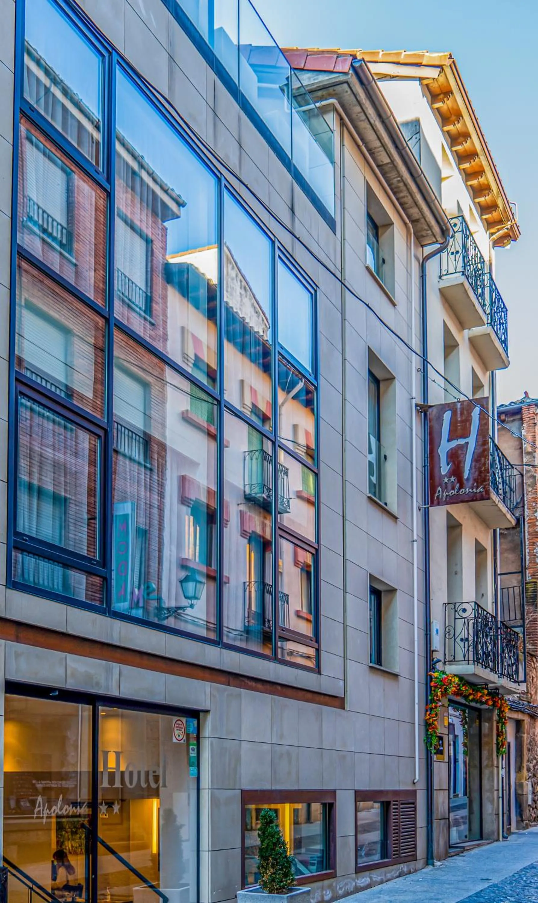 Facade/entrance in Hotel Apolonia Soria