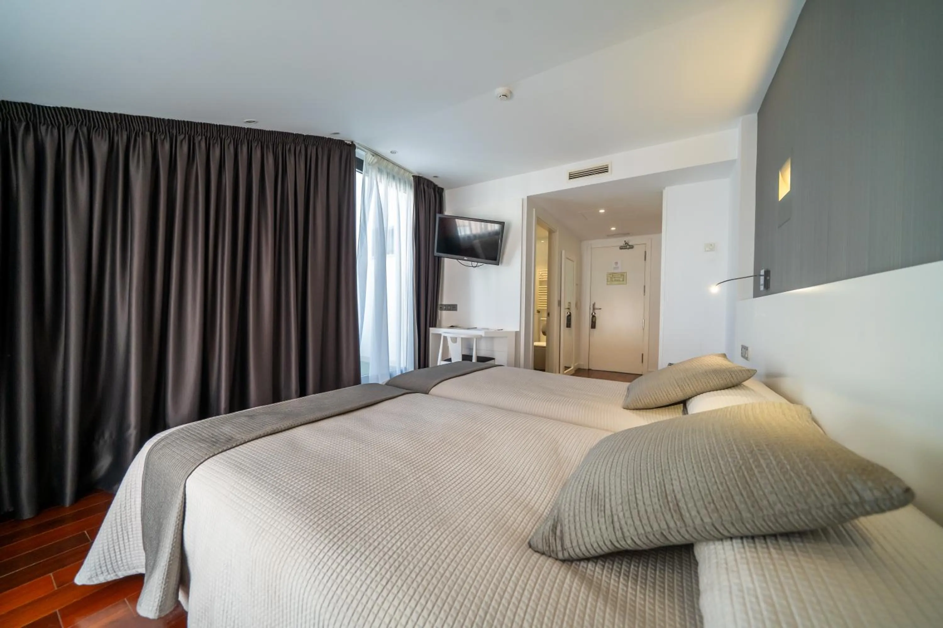 Bed in Hotel Apolonia Soria