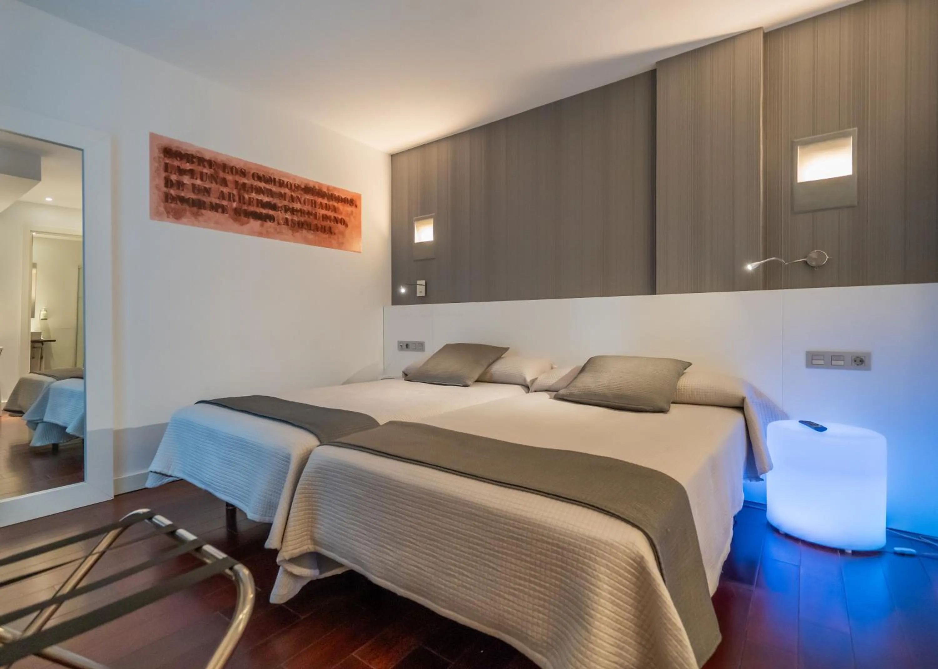 Bed in Hotel Apolonia Soria