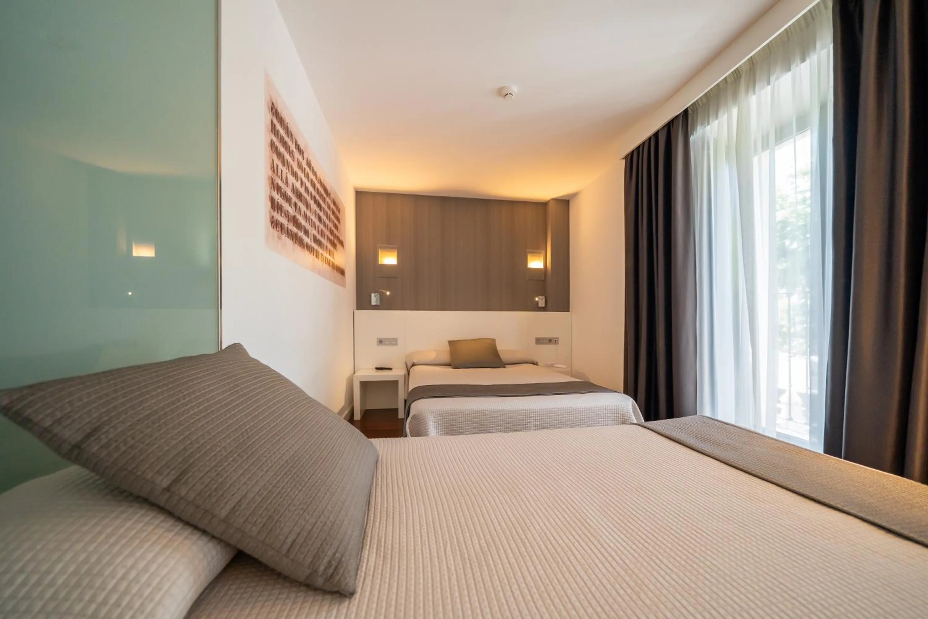 Bed in Hotel Apolonia Soria