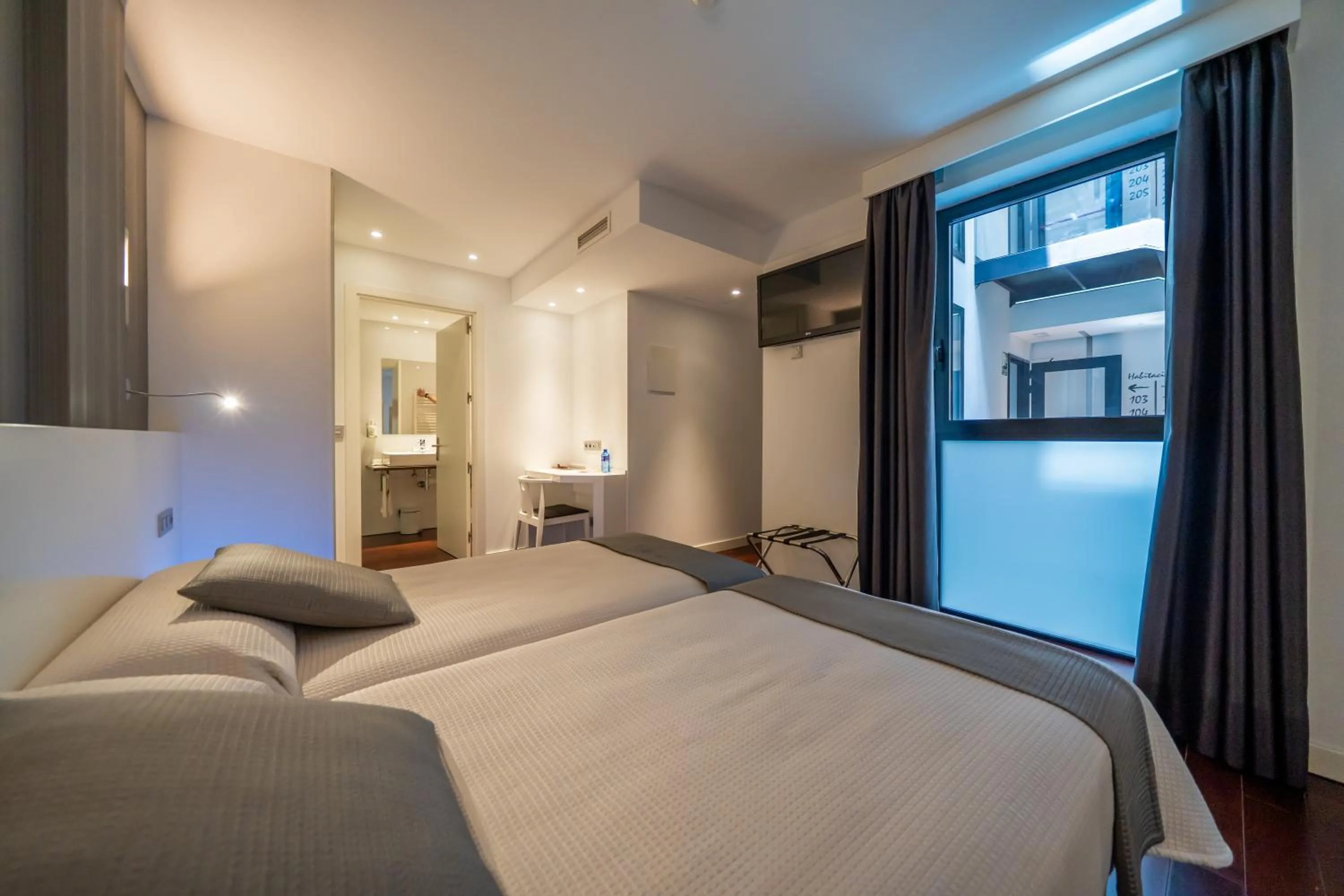 Bed in Hotel Apolonia Soria