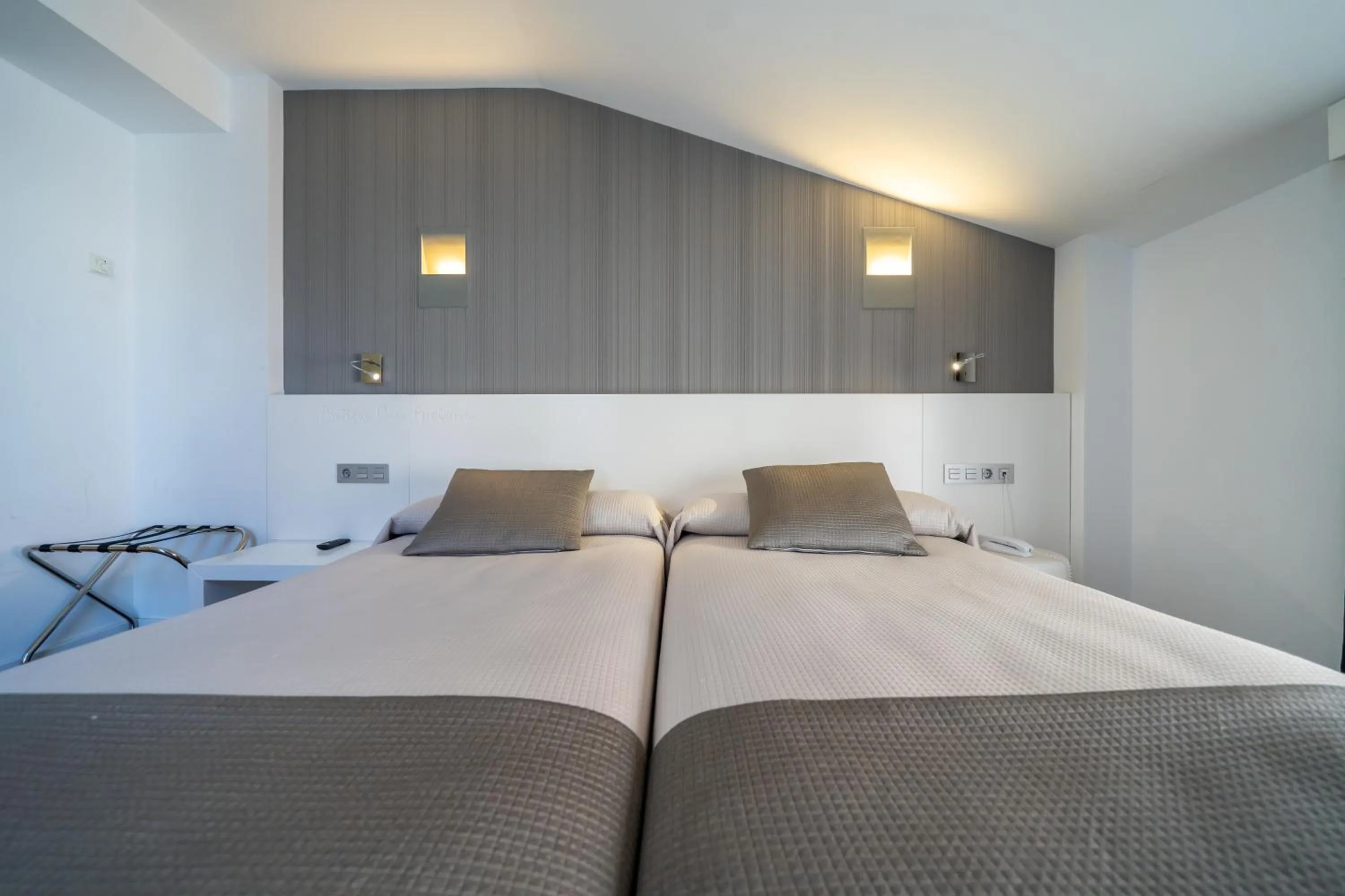 Bed in Hotel Apolonia Soria