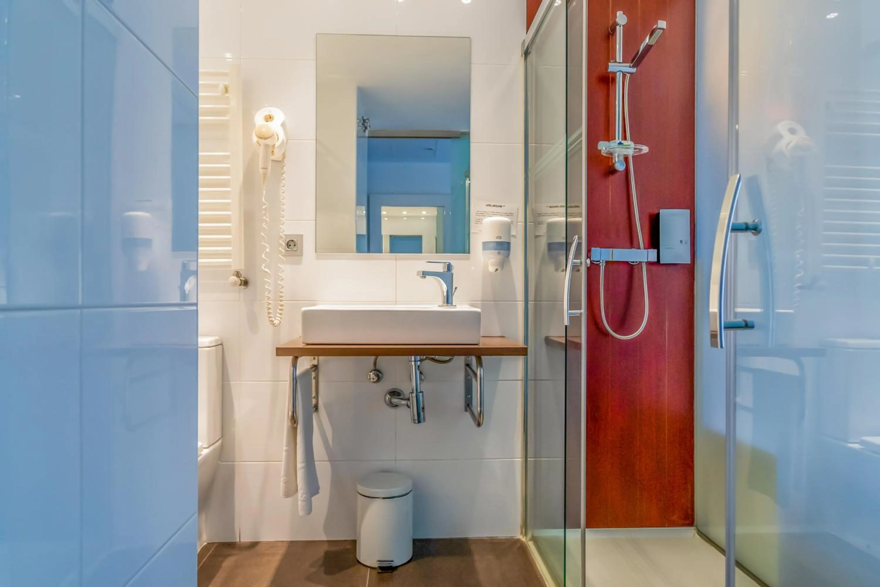 Bathroom in Hotel Apolonia Soria