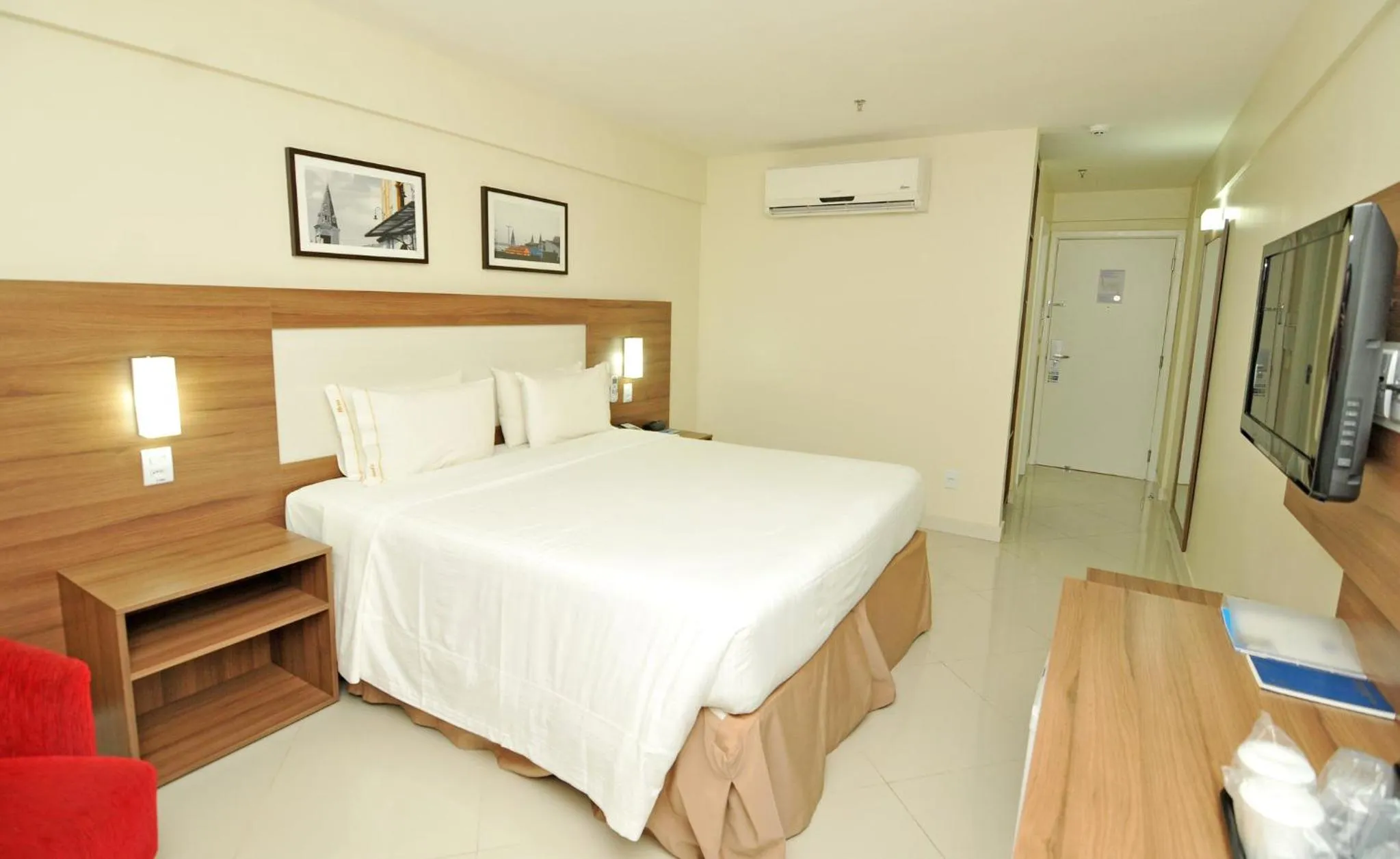 Photo of the whole room, Bed in Holiday Inn Express Belem Ananindeua by IHG