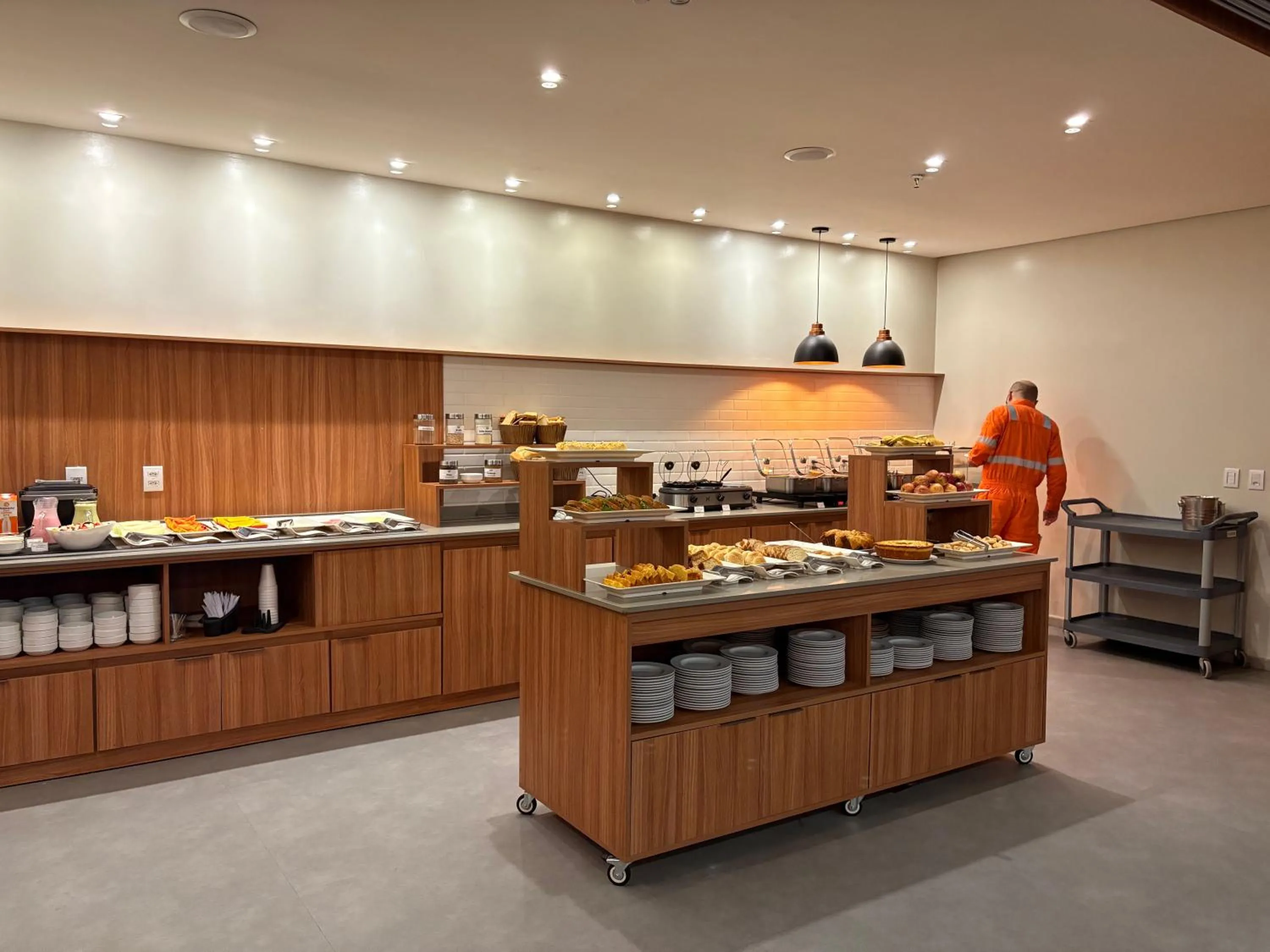 Restaurant/places to eat in Holiday Inn Express Belem Ananindeua by IHG