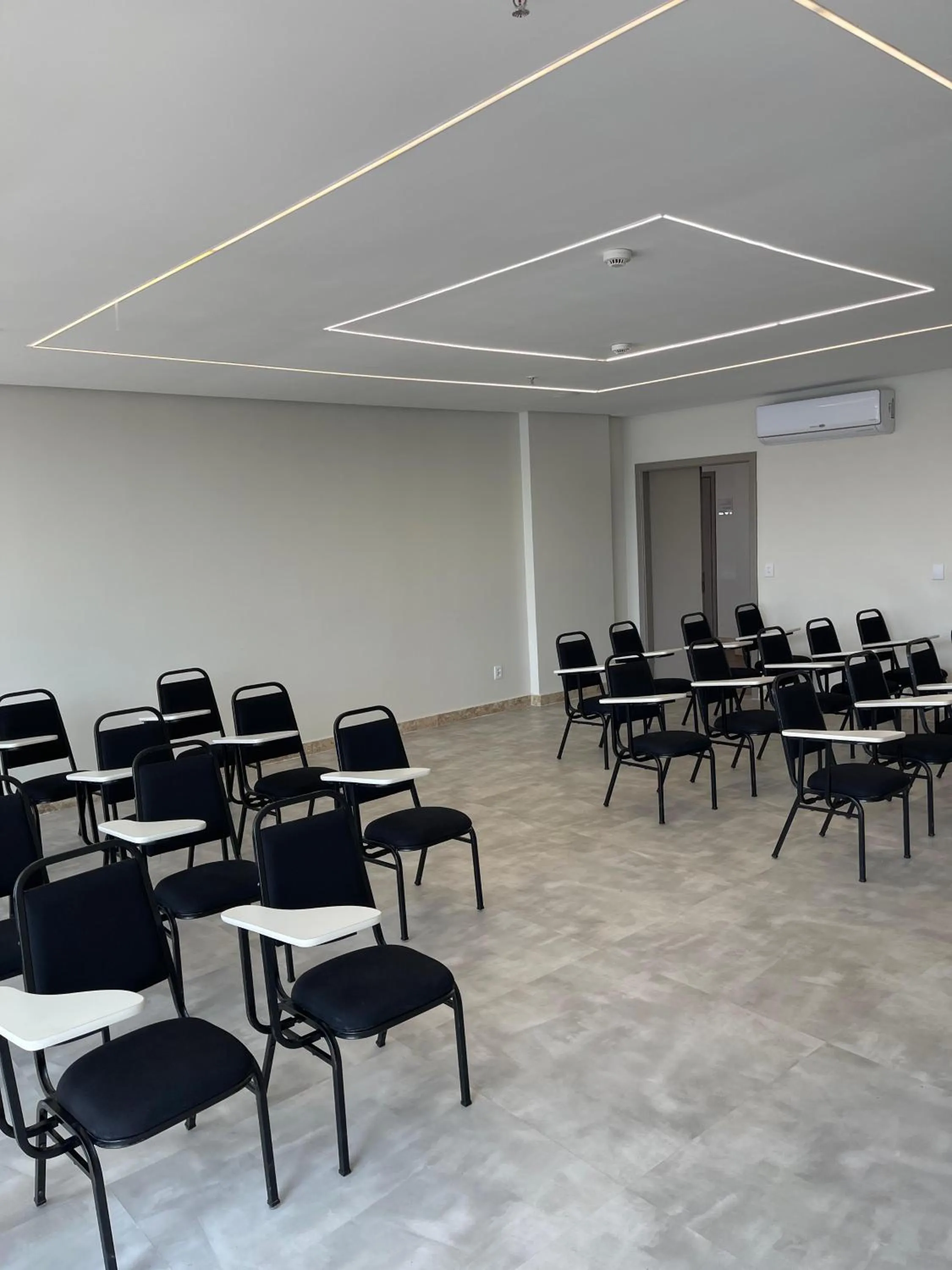 Meeting/conference room in Holiday Inn Express Belem Ananindeua by IHG