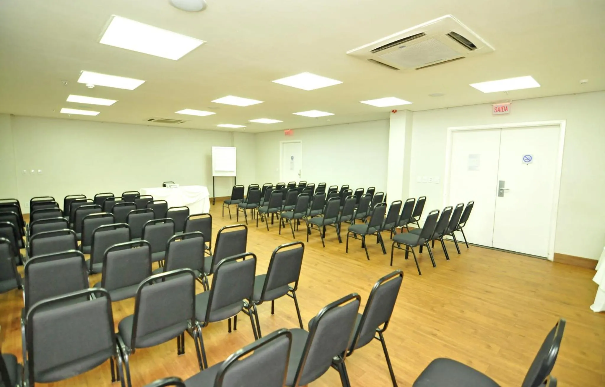 Meeting/conference room in Holiday Inn Express Belem Ananindeua by IHG
