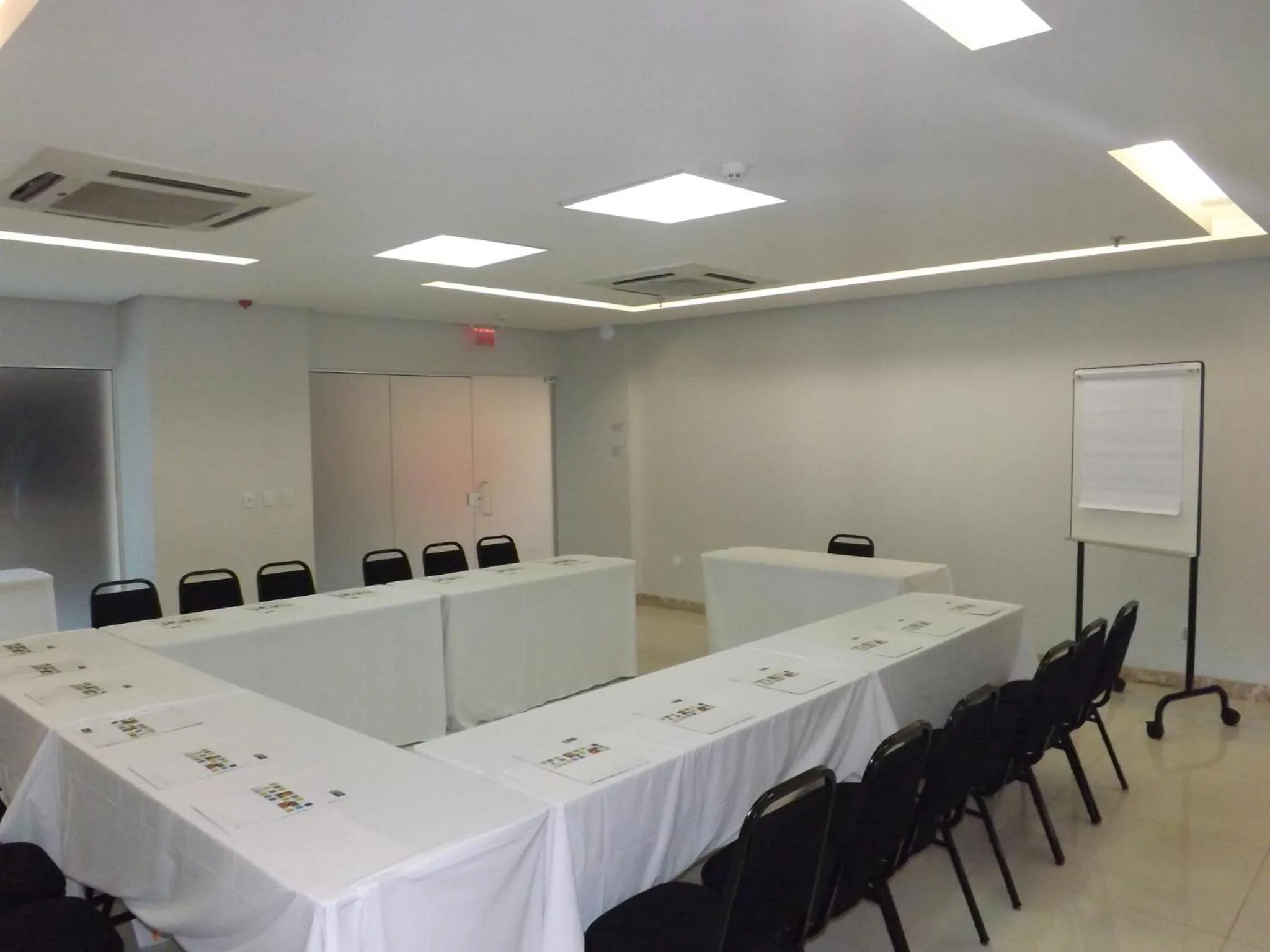 Meeting/conference room in Holiday Inn Express Belem Ananindeua by IHG