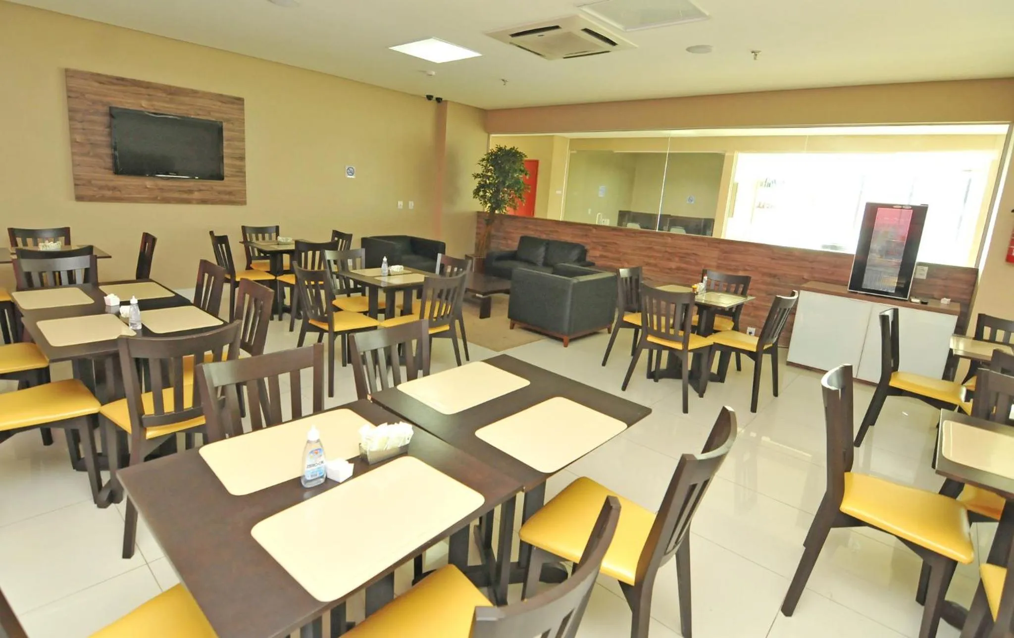 Breakfast in Holiday Inn Express Belem Ananindeua by IHG