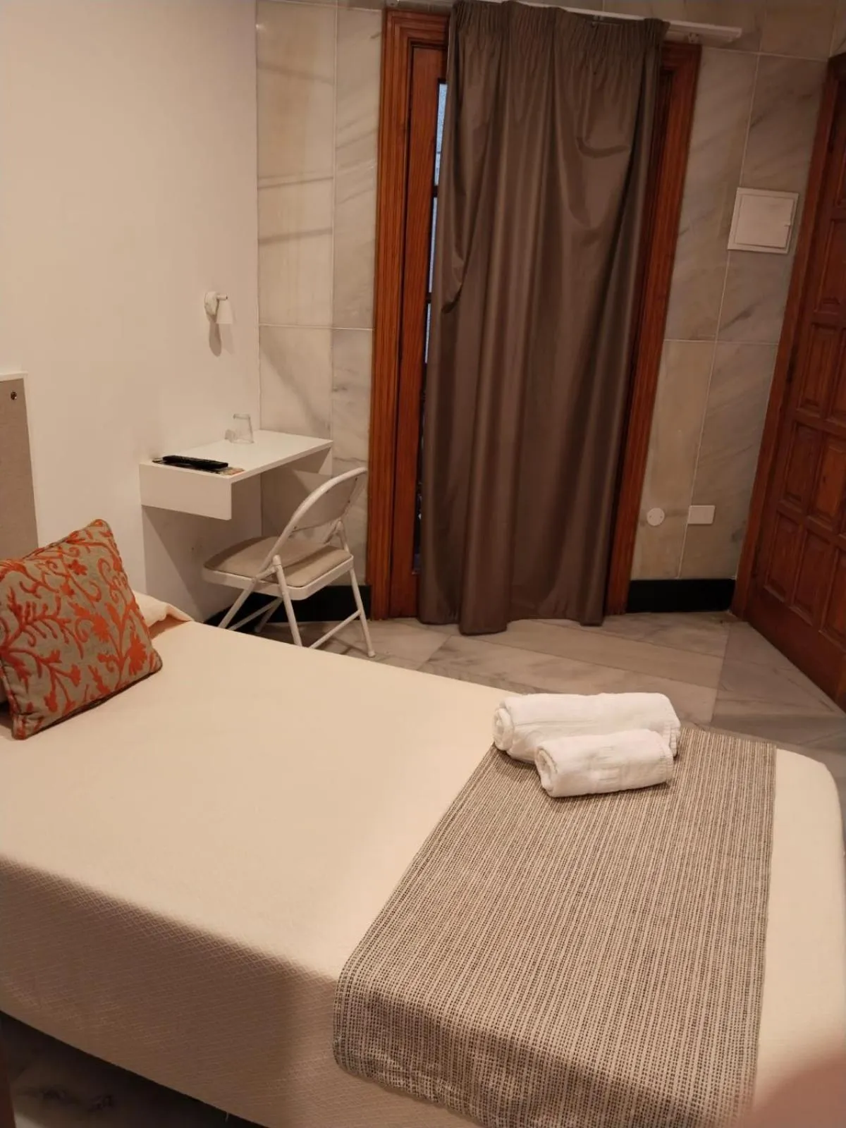 Bathroom, Bed in Hotel Océano Centro