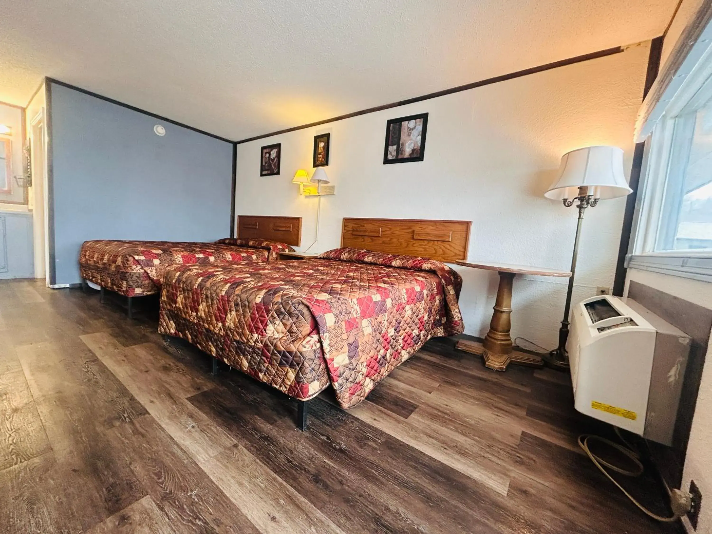 2 Queen Beds Non-Smoking in Big South Fork Trail Lodge Stearns 2 Queen Beds Non-Smoking in Big South Fork Trail Lodge Stearns