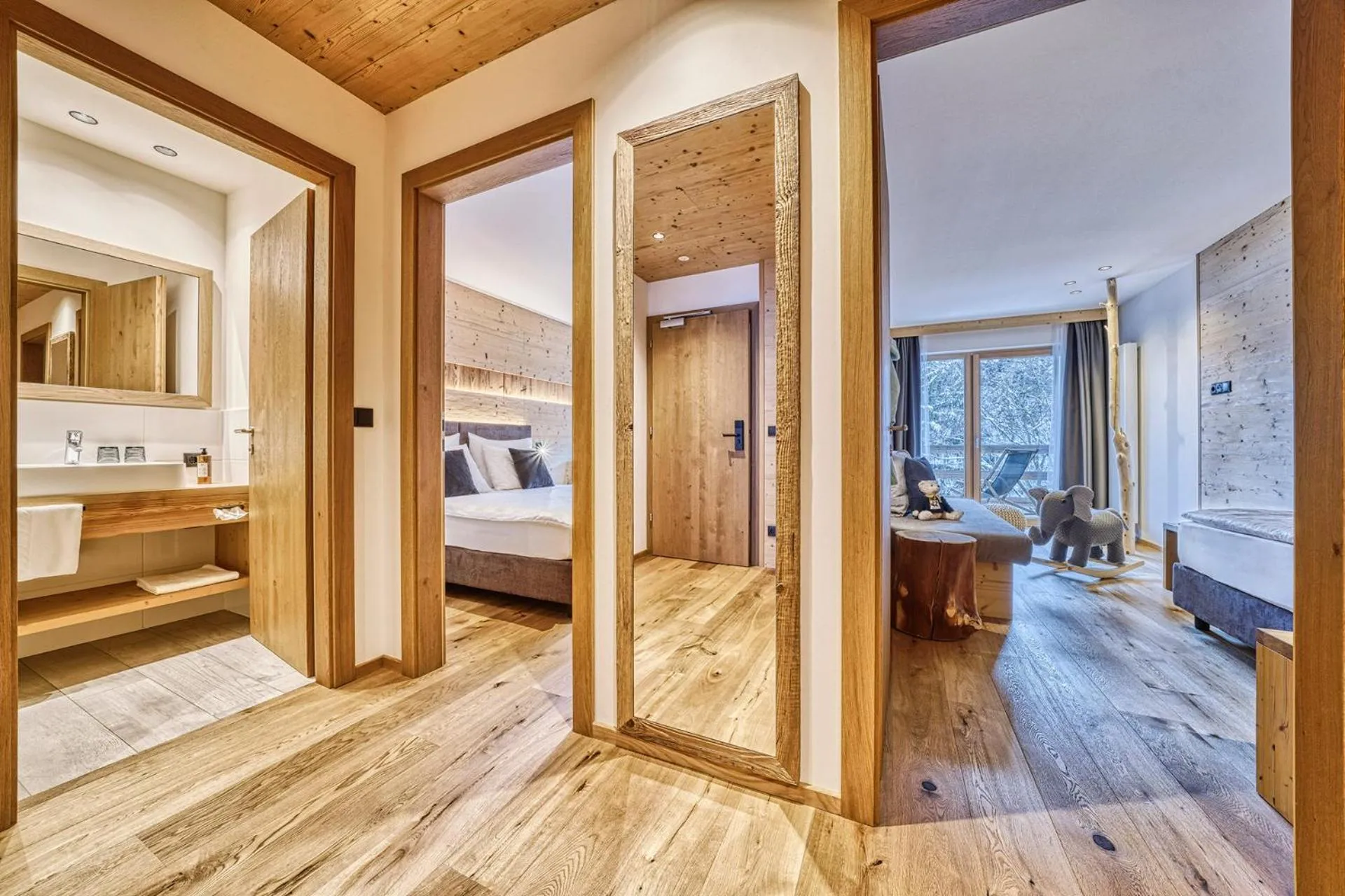 Decorative detail, Bed in Hotel Pustertalerhof