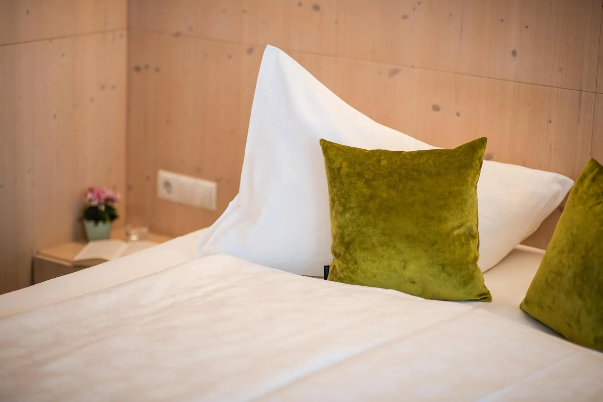 Shower, Bed in Hotel Pustertalerhof