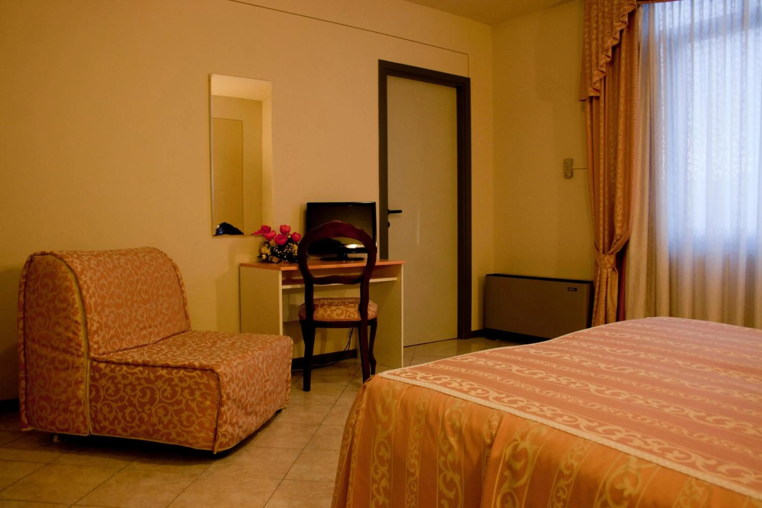 Day, Bed in Hotel Michelangelo