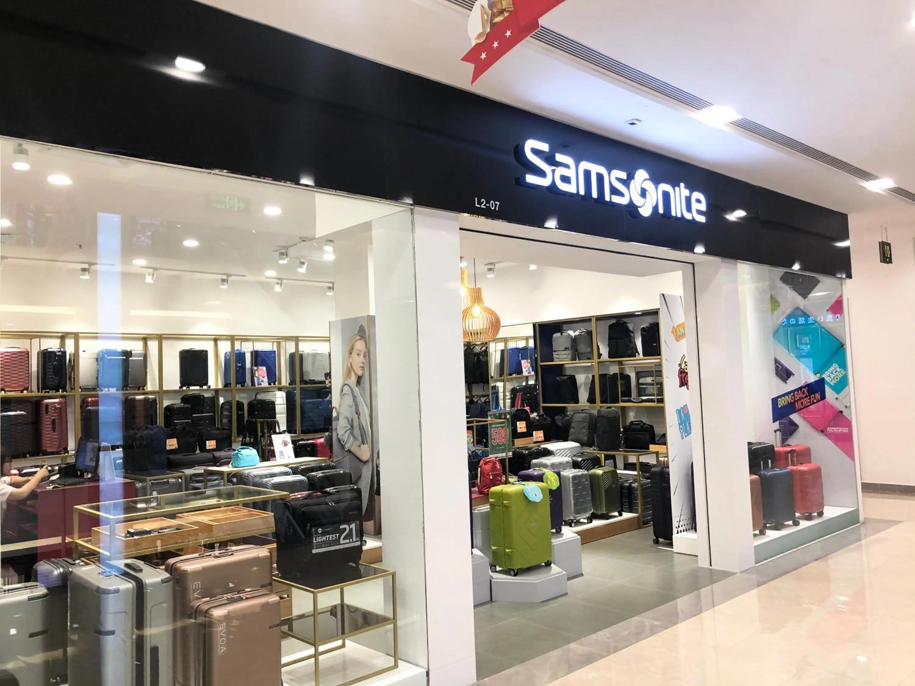 Shopping Area in Luxury Condotel 2BR Vinhomes Skylake Keangnam - Netflix free