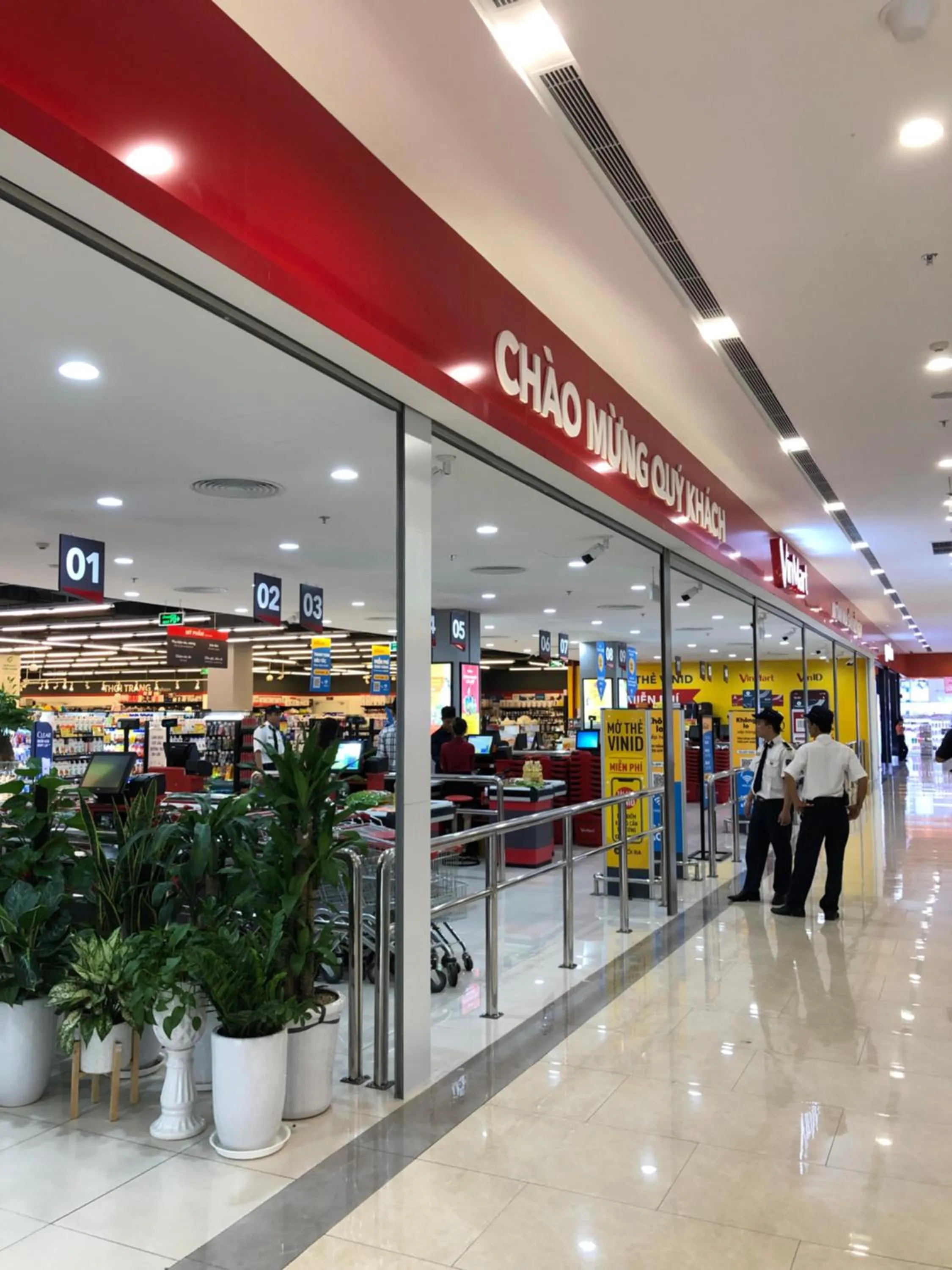 Supermarket/grocery shop in Luxury Condotel 2BR Vinhomes Skylake Keangnam - Netflix free