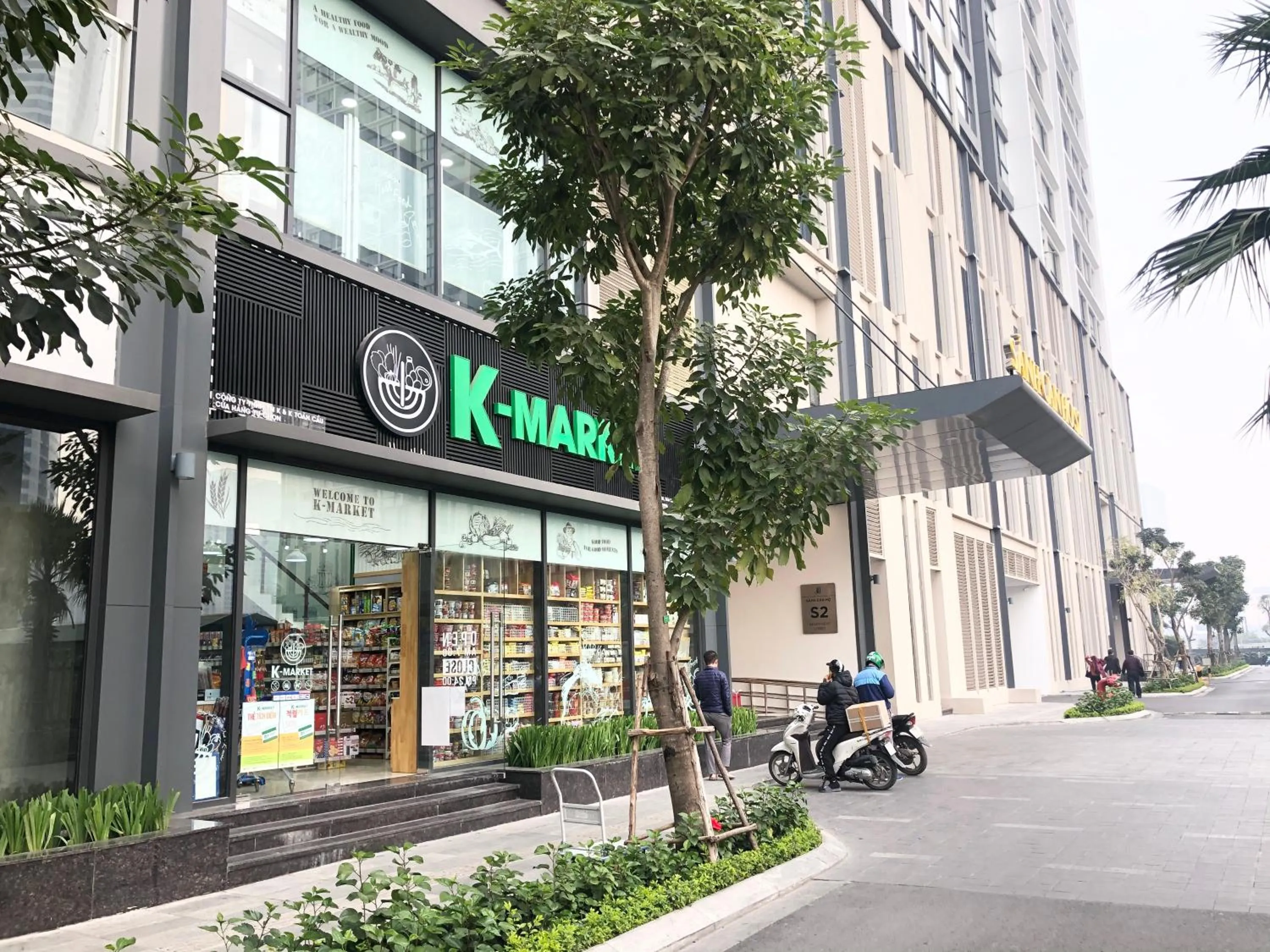 Facade/entrance in Luxury Condotel 2BR Vinhomes Skylake Keangnam - Netflix free