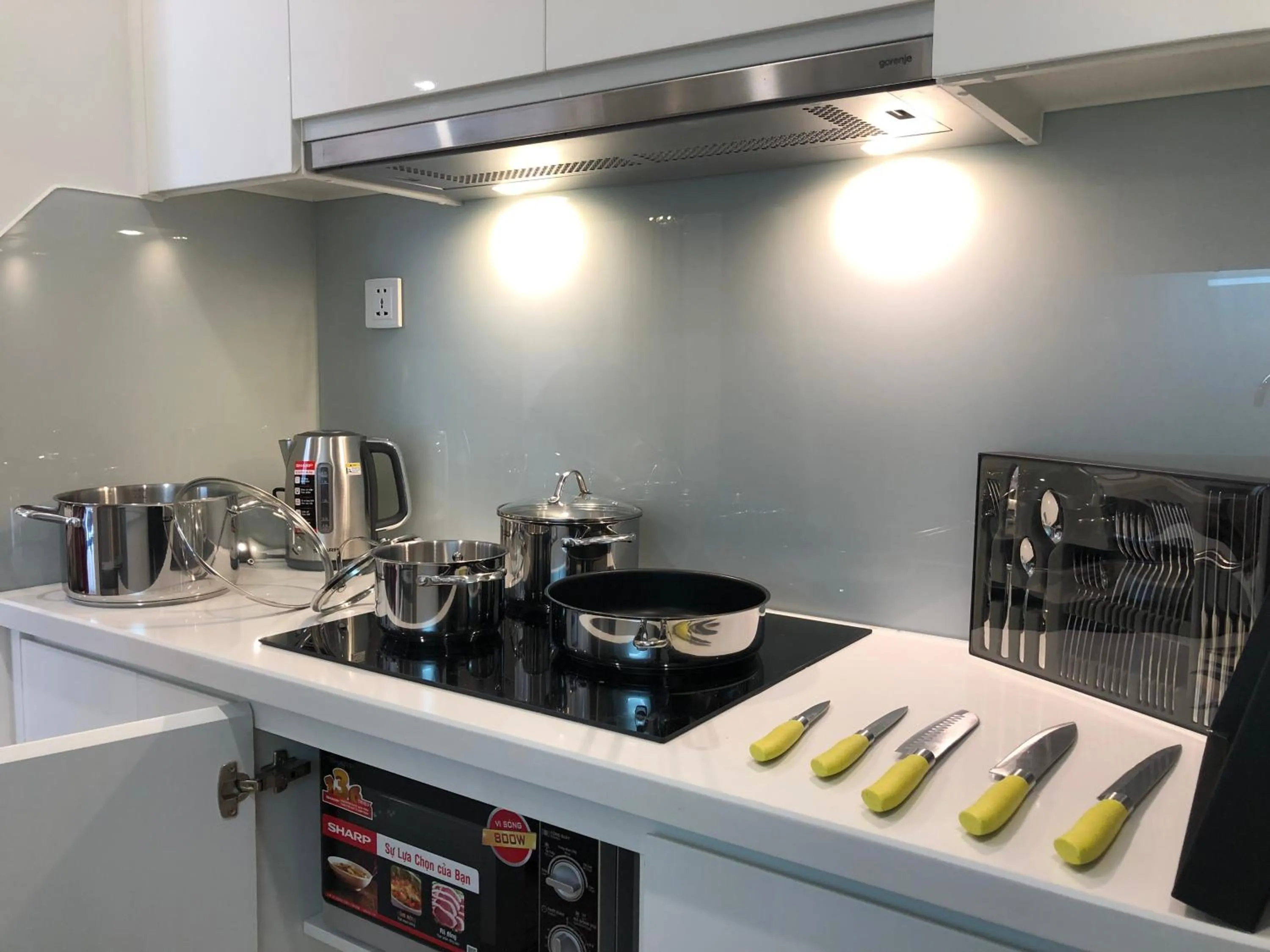 Kitchen or kitchenette in Luxury Condotel 2BR Vinhomes Skylake Keangnam - Netflix free