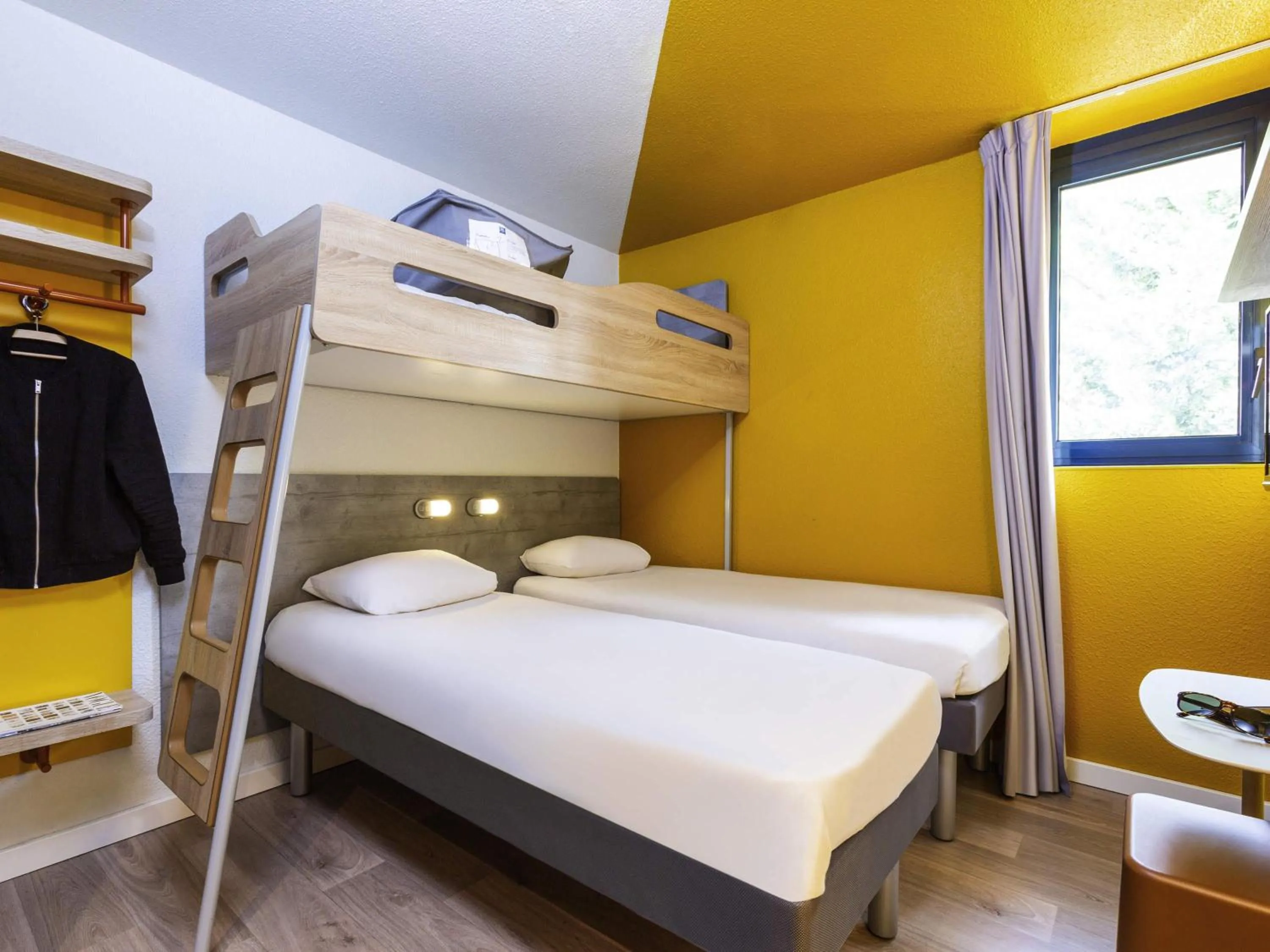 Bedroom, Bed in ibis budget Marne La Vallée Noisy Le Grand
