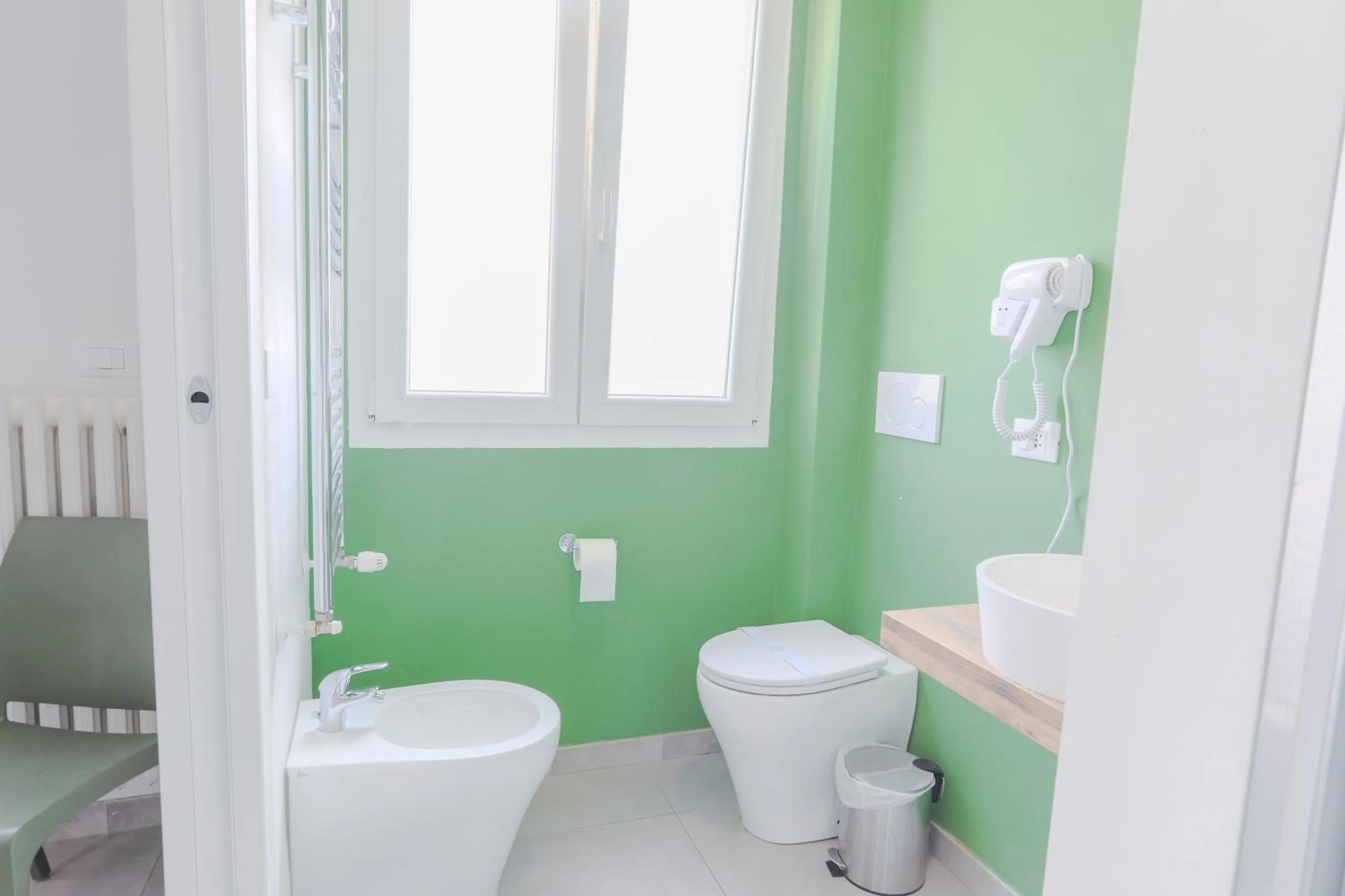 Toilet in HOLABOLOGNA Luxury Rooms and Flats