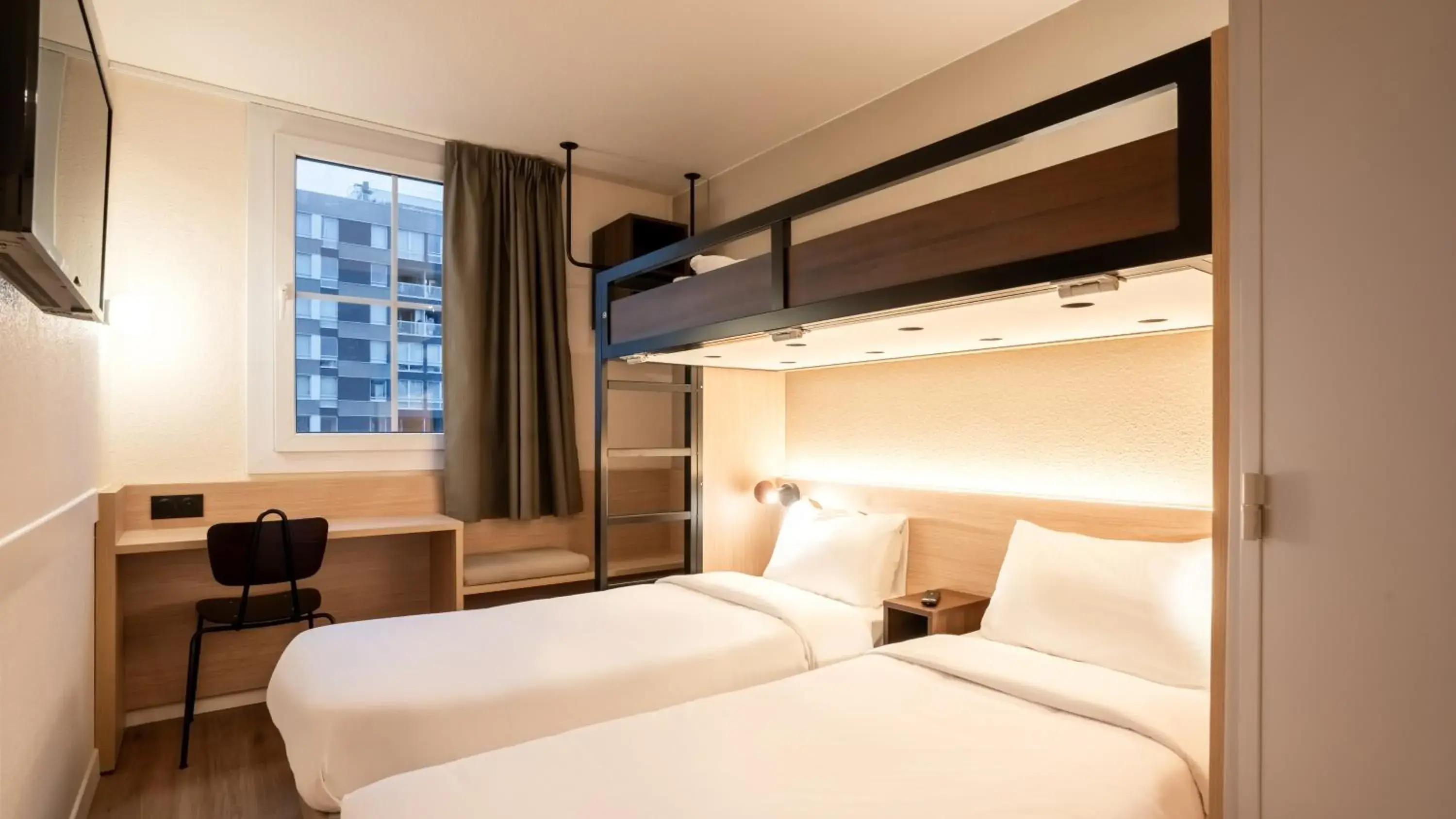 Standard Twin Room with One Bunk Bed in Premiere Classe Montreuil Standard Twin Room with One Bunk Bed in Premiere Classe Montreuil