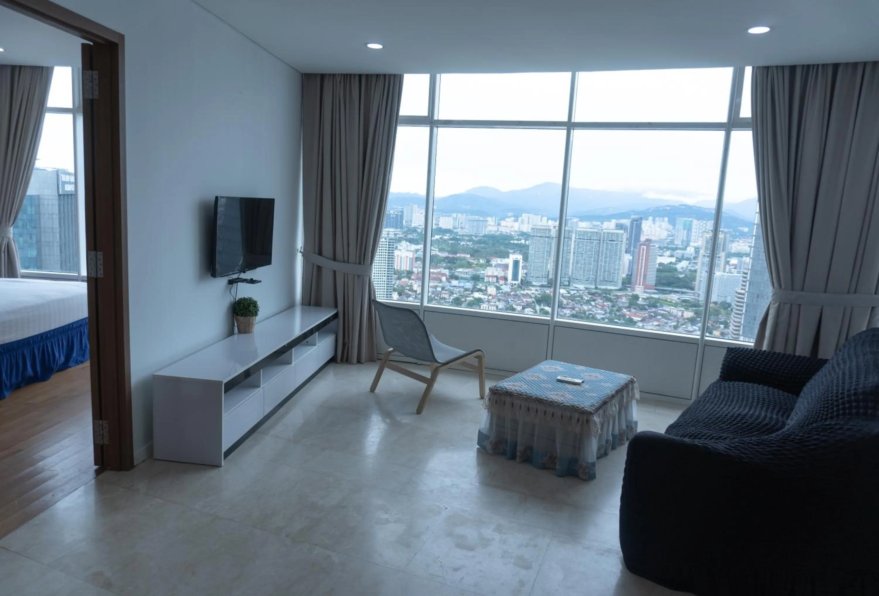 Communal lounge/ TV room in Yemala Suites at Vortex KLCC