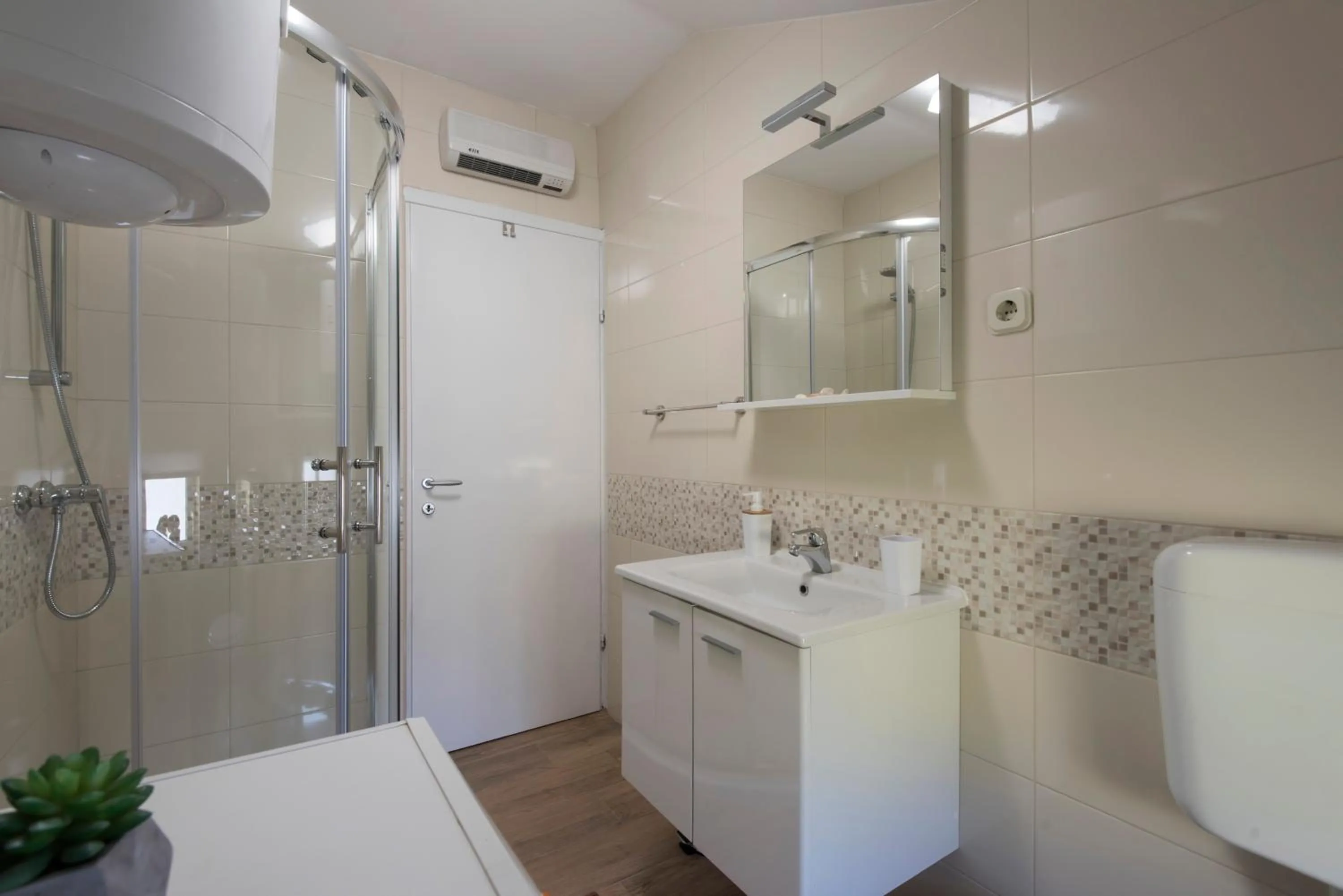 Area and facilities in Apartments Batur