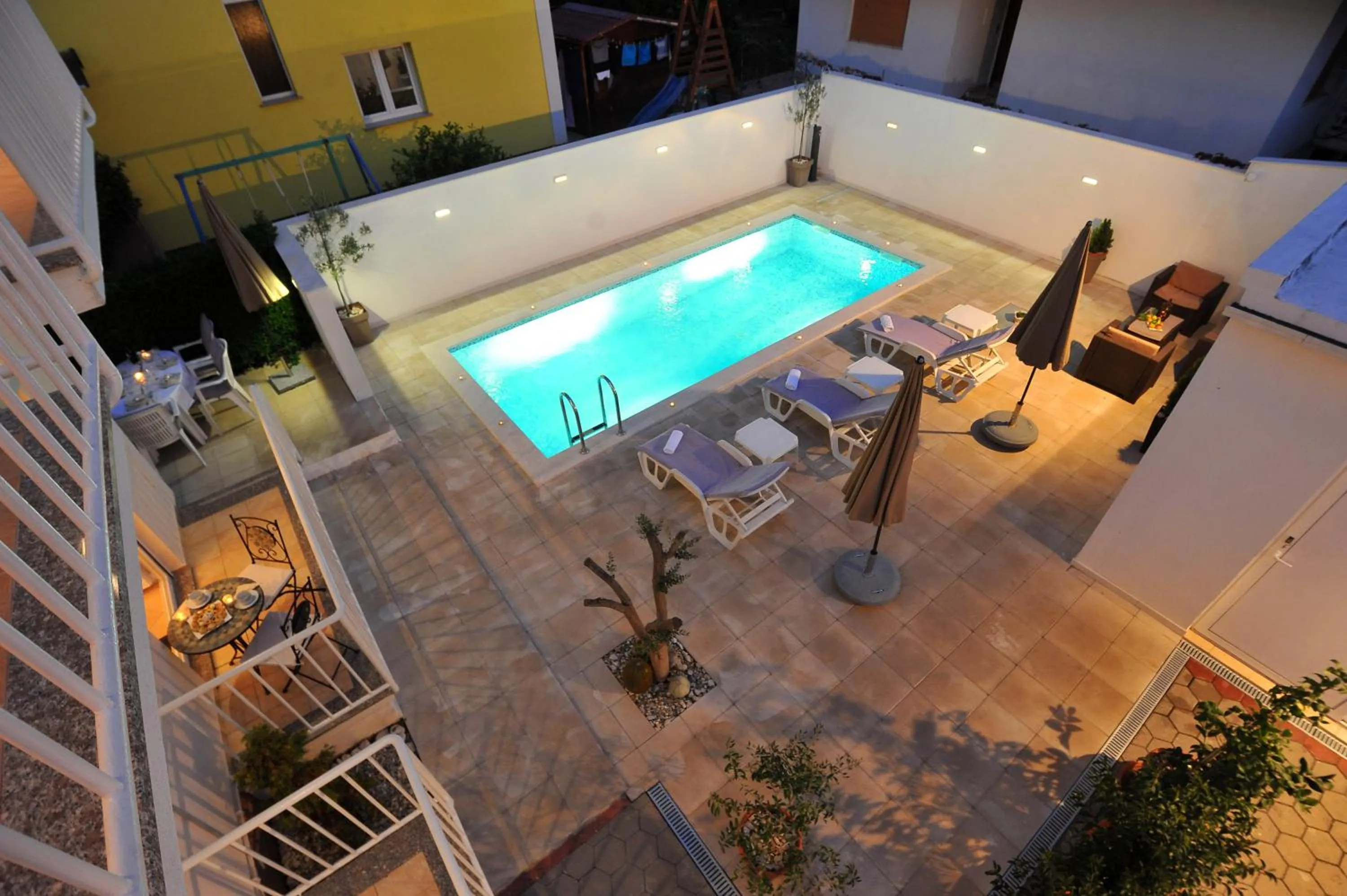 Swimming pool in Apartments Batur