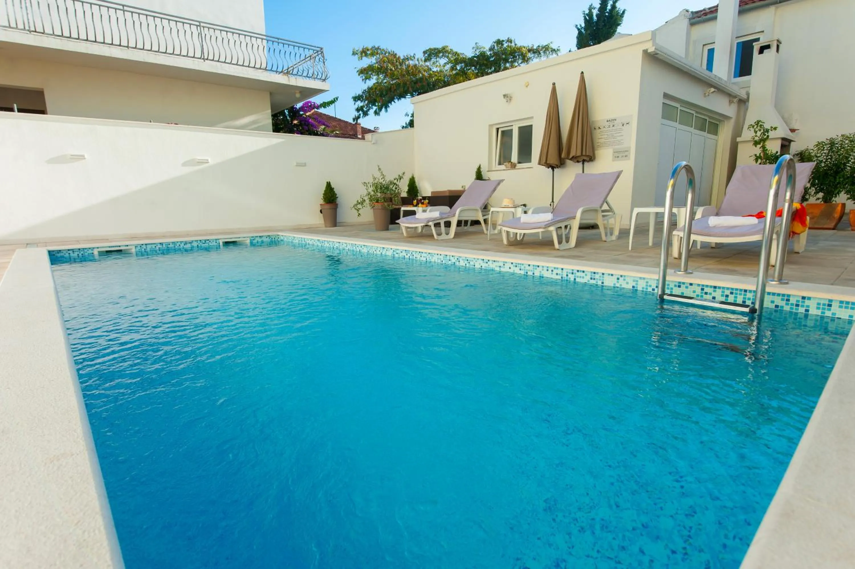 Swimming pool in Apartments Batur