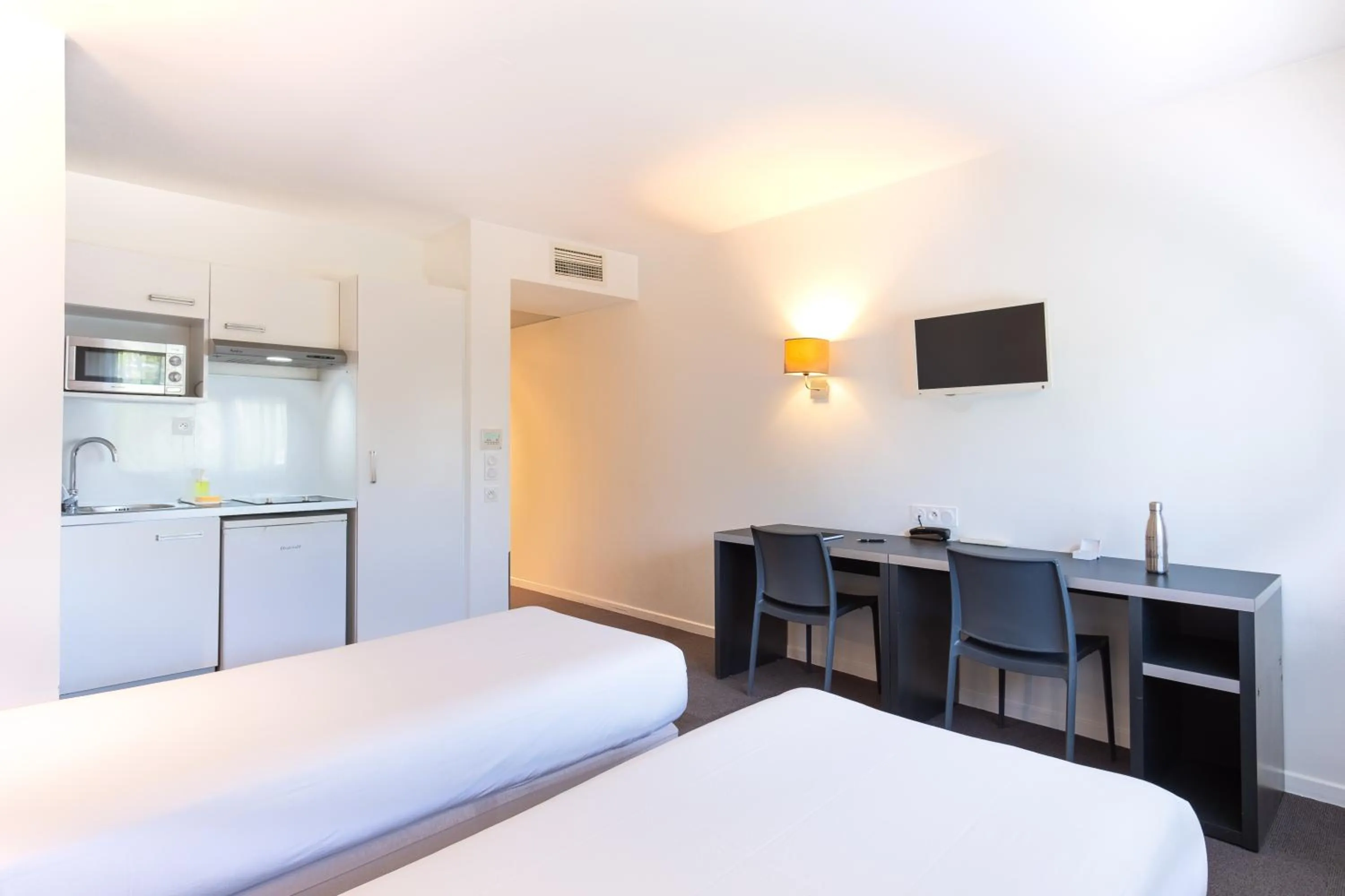 Bed in All Suites Appart Hôtel - Aéroport Paris-Orly Rungis