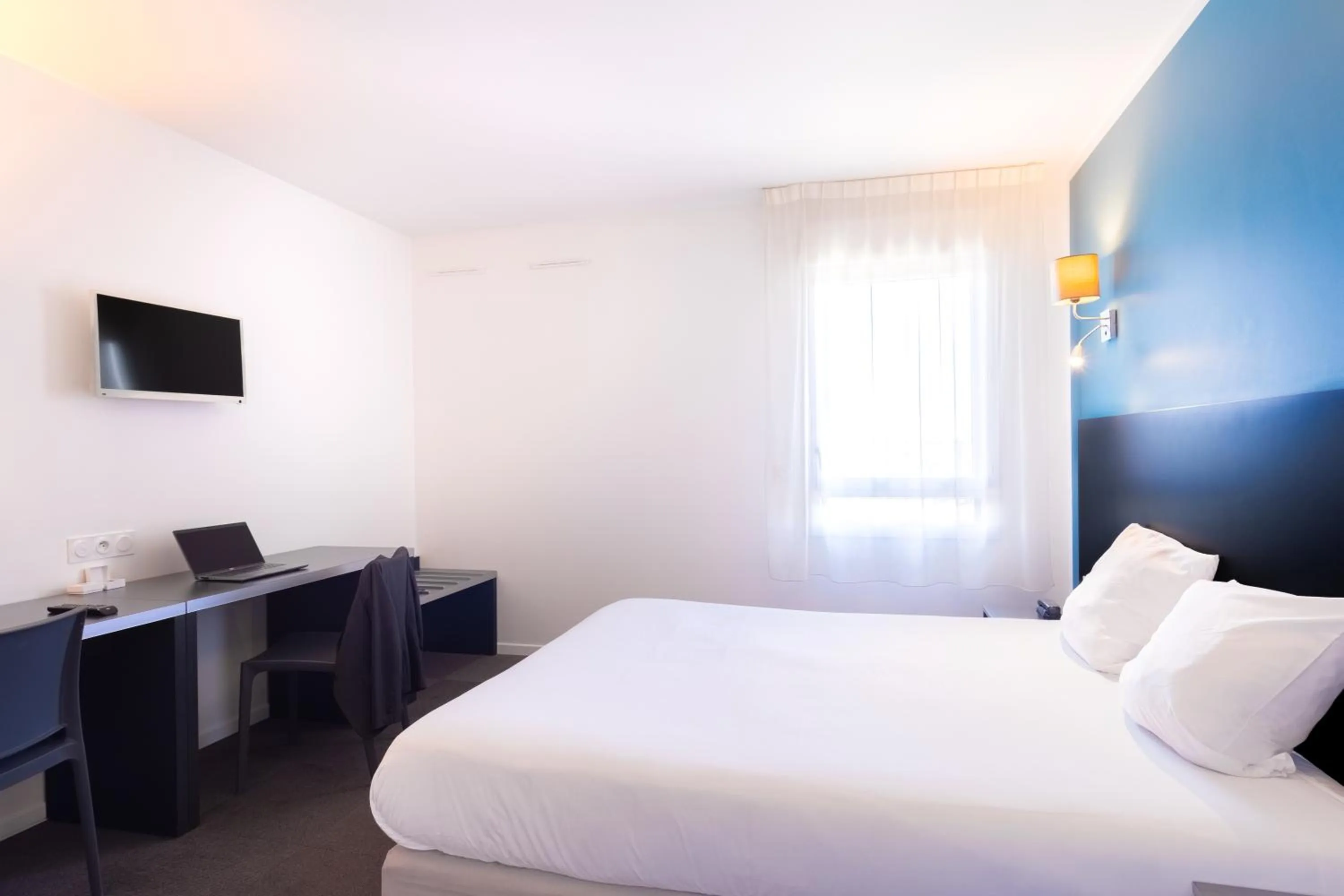 Bed in All Suites Appart Hôtel - Aéroport Paris-Orly Rungis