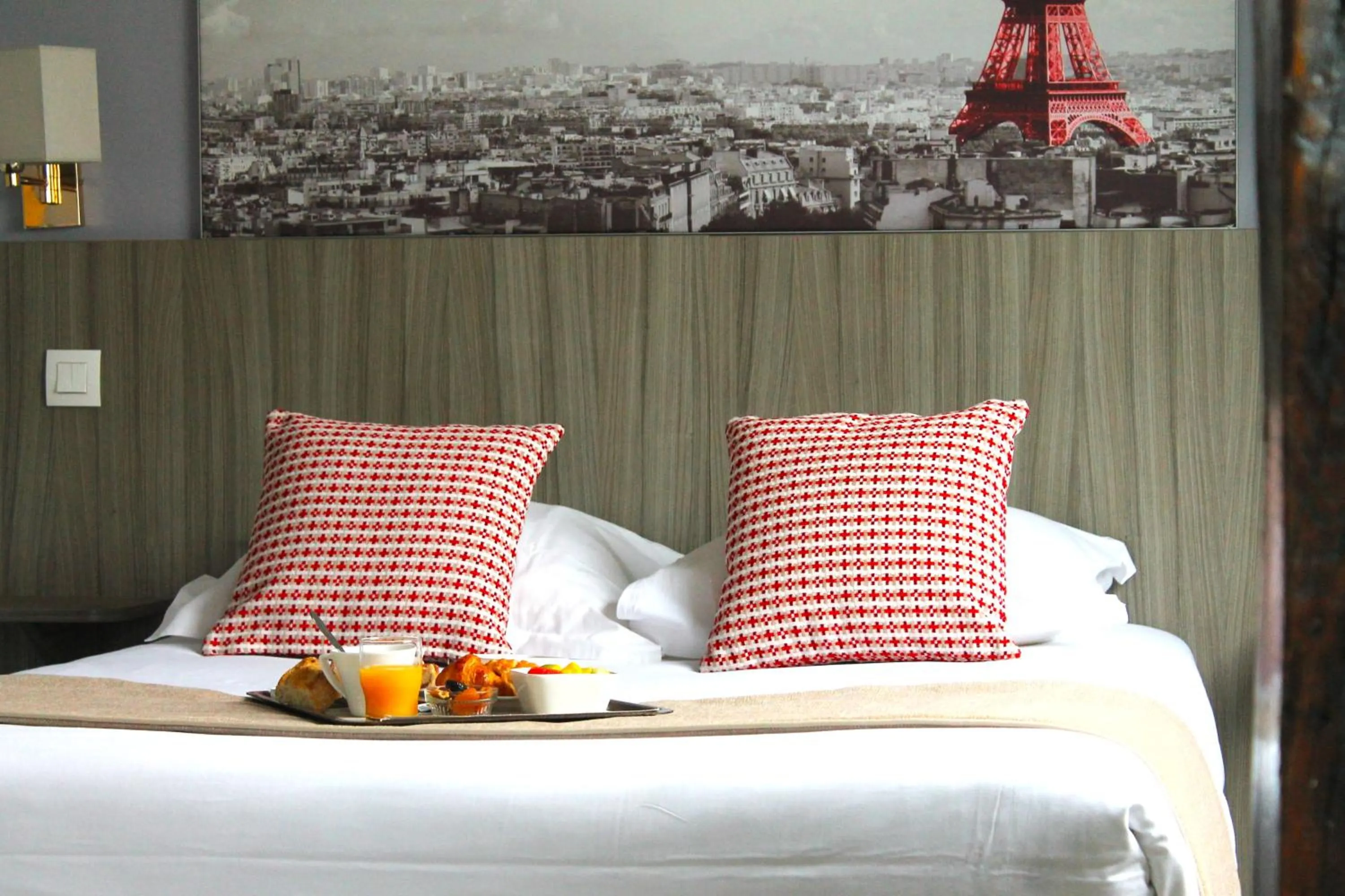 Bedroom, Bed in Avia Hôtel Saphir Montparnasse