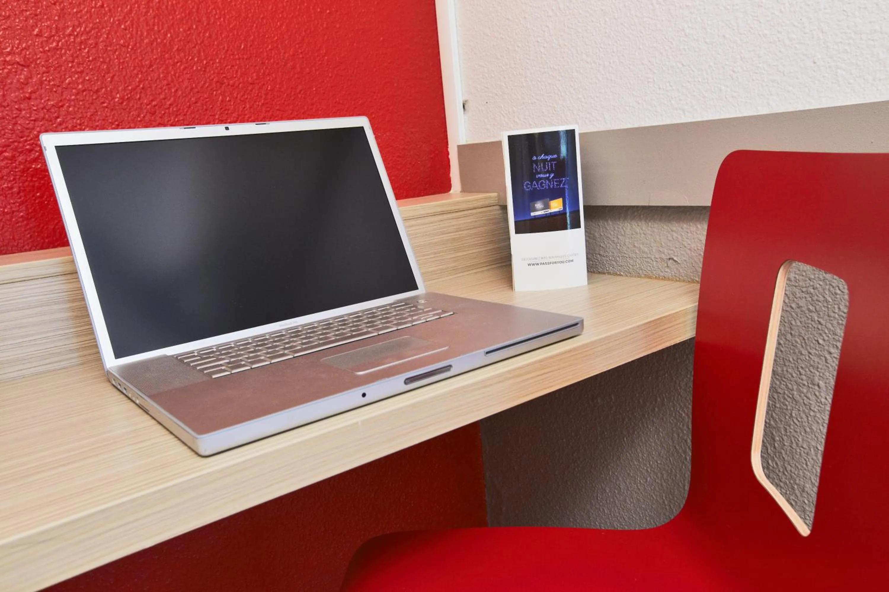 TV and multimedia in Première Classe Montélimar Nord - A7 sortie 17