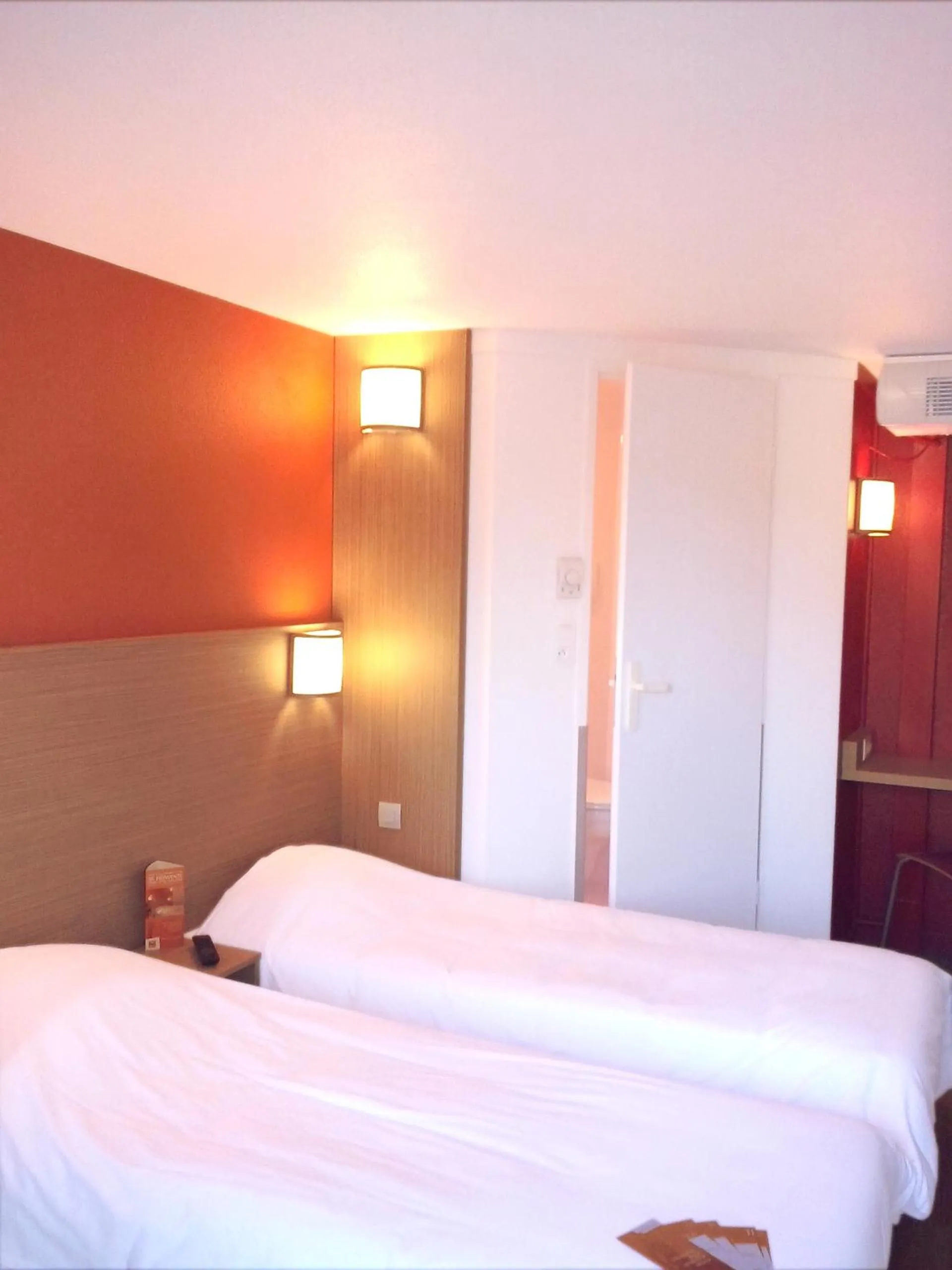 Bed in Première Classe Montélimar Nord - A7 sortie 17