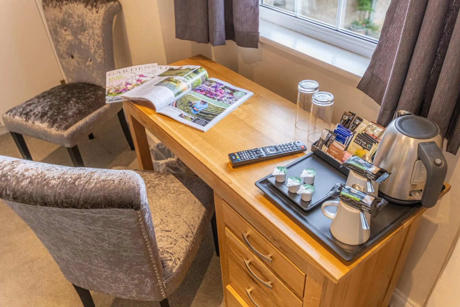 Bedroom in Rose and Crown Bath