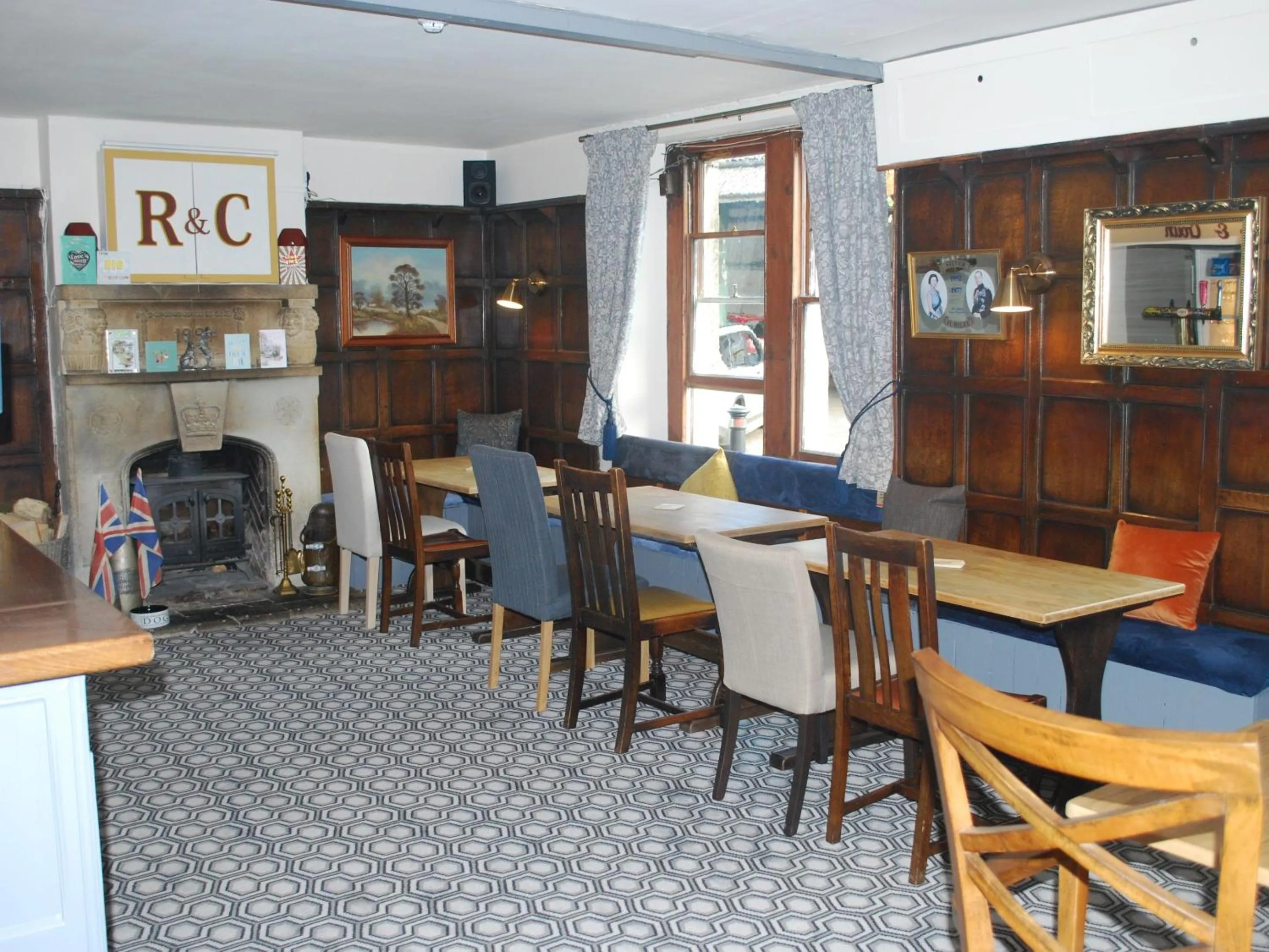 Lounge or bar in Rose and Crown Bath