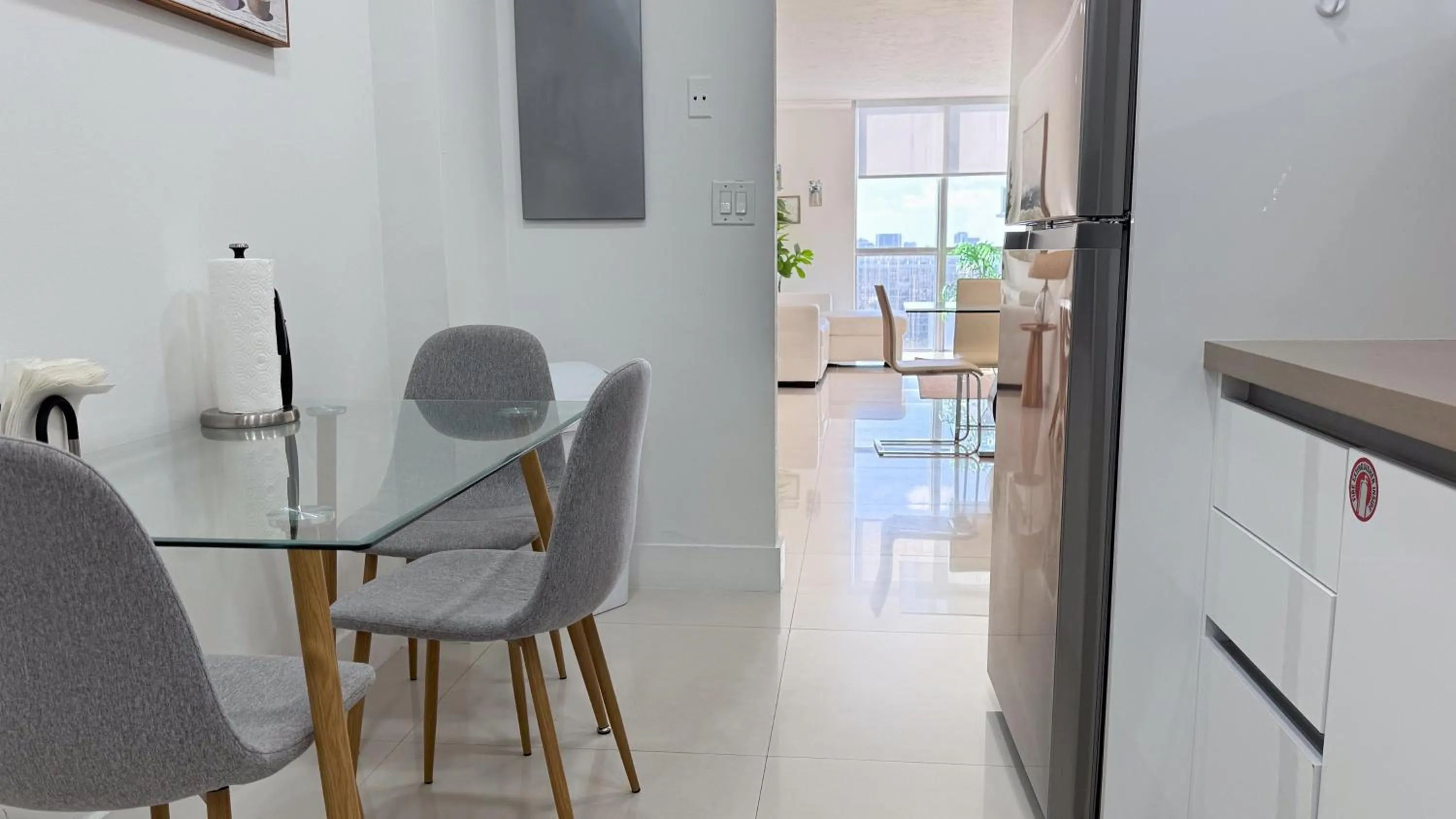 Kitchen or kitchenette in The Tides Apartments on the beach