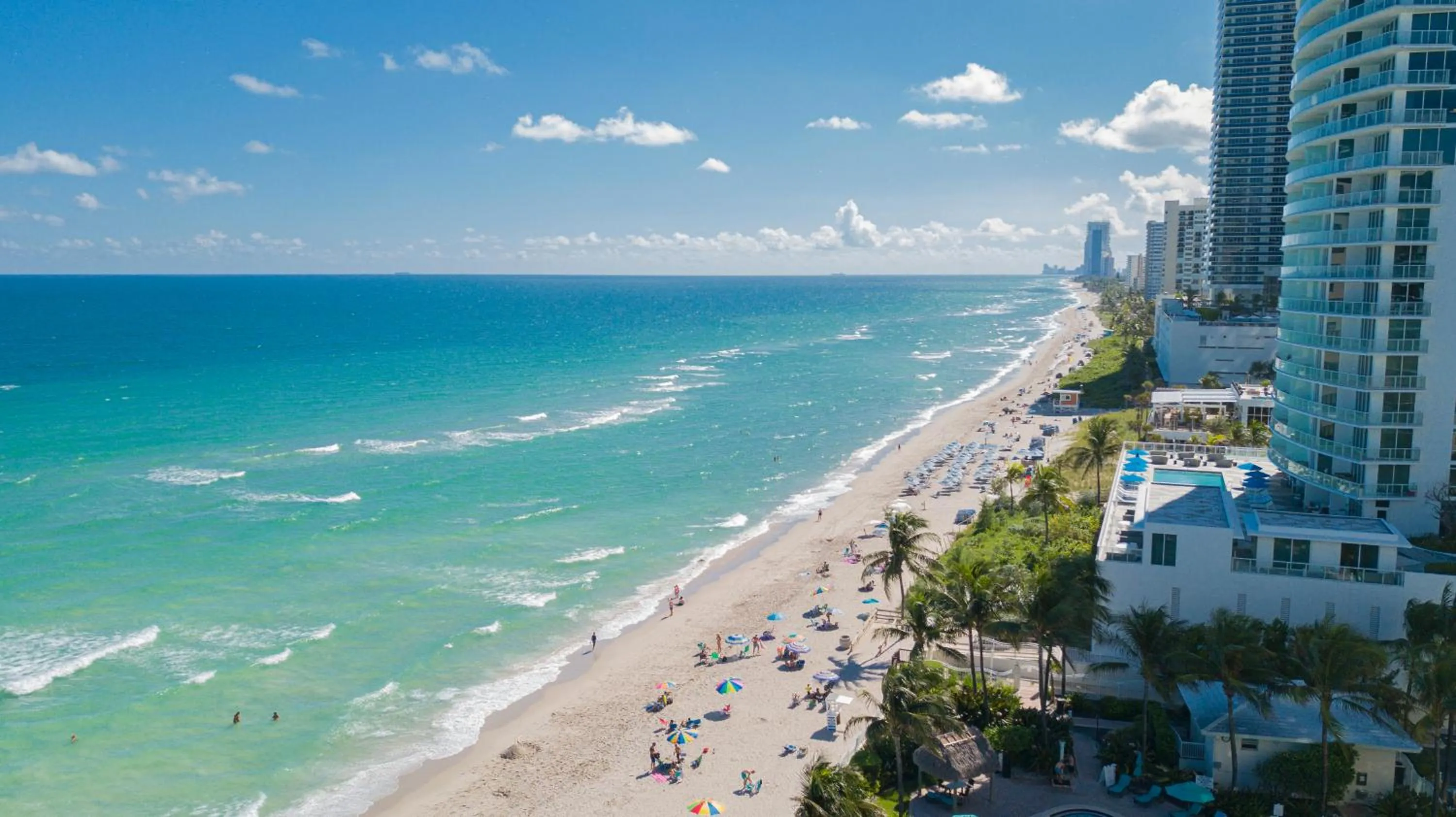 Bird's eye view in The Tides Apartments on the beach