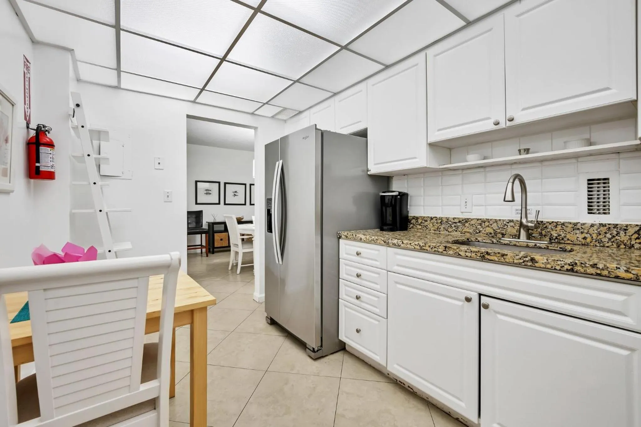 Kitchen or kitchenette in The Tides Apartments on the beach
