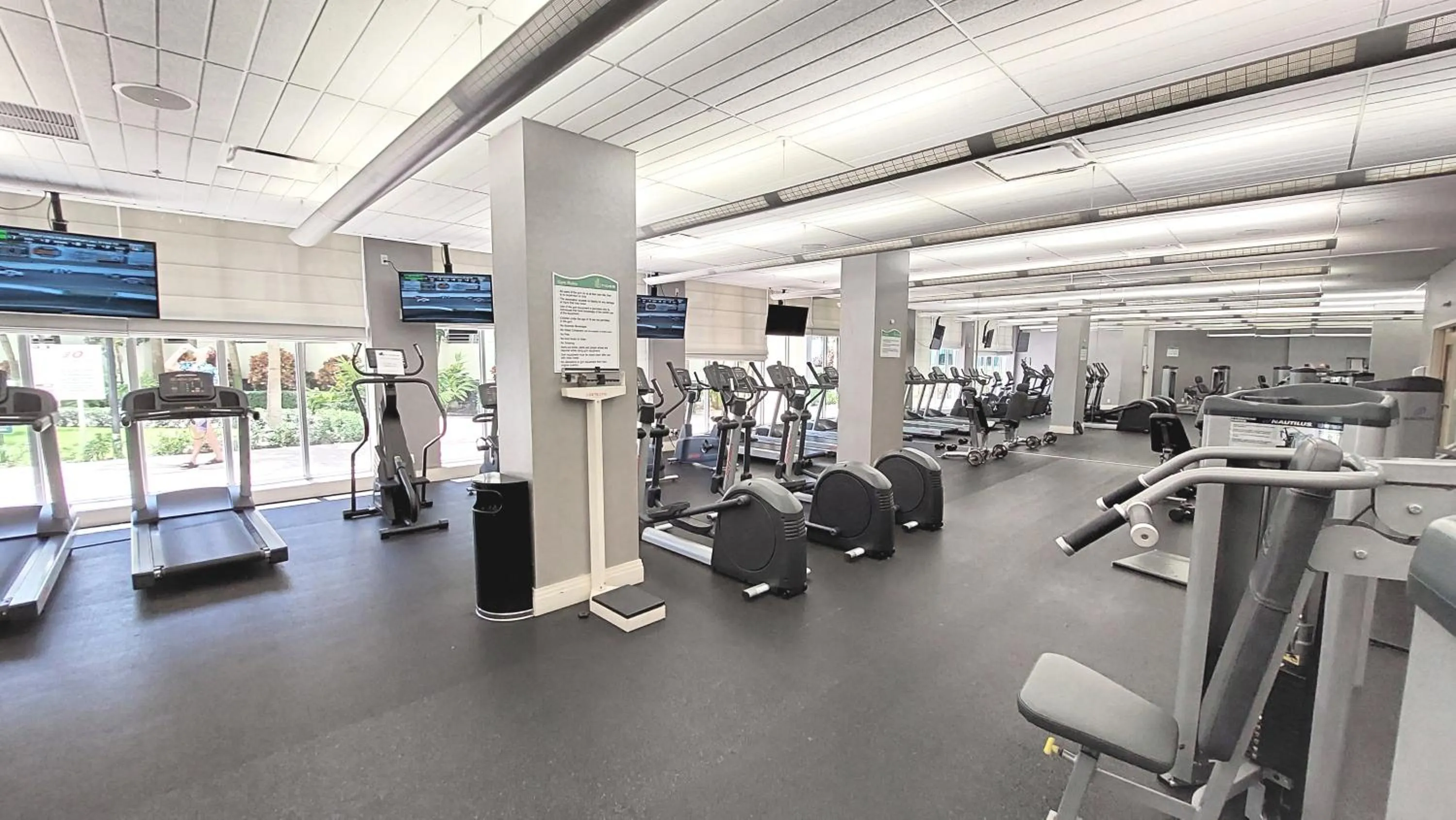 Fitness centre/facilities in The Tides Apartments on the beach