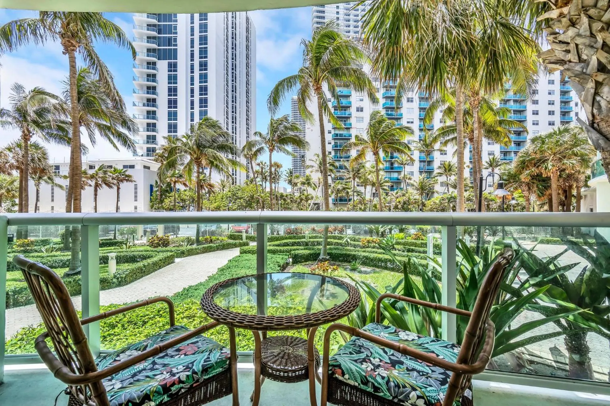 Garden in The Tides Apartments on the beach