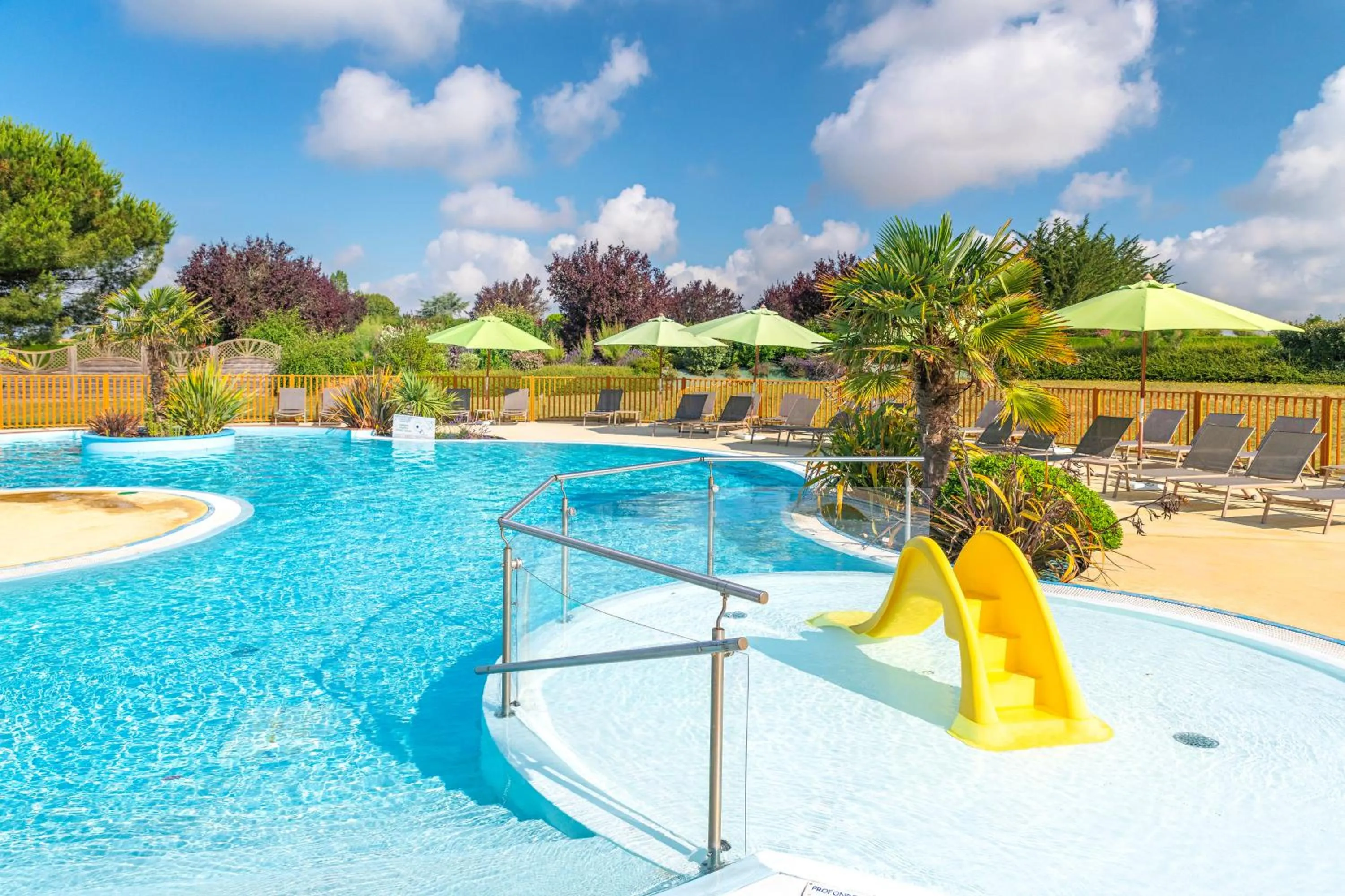 Swimming pool in Azureva Vendée Océan