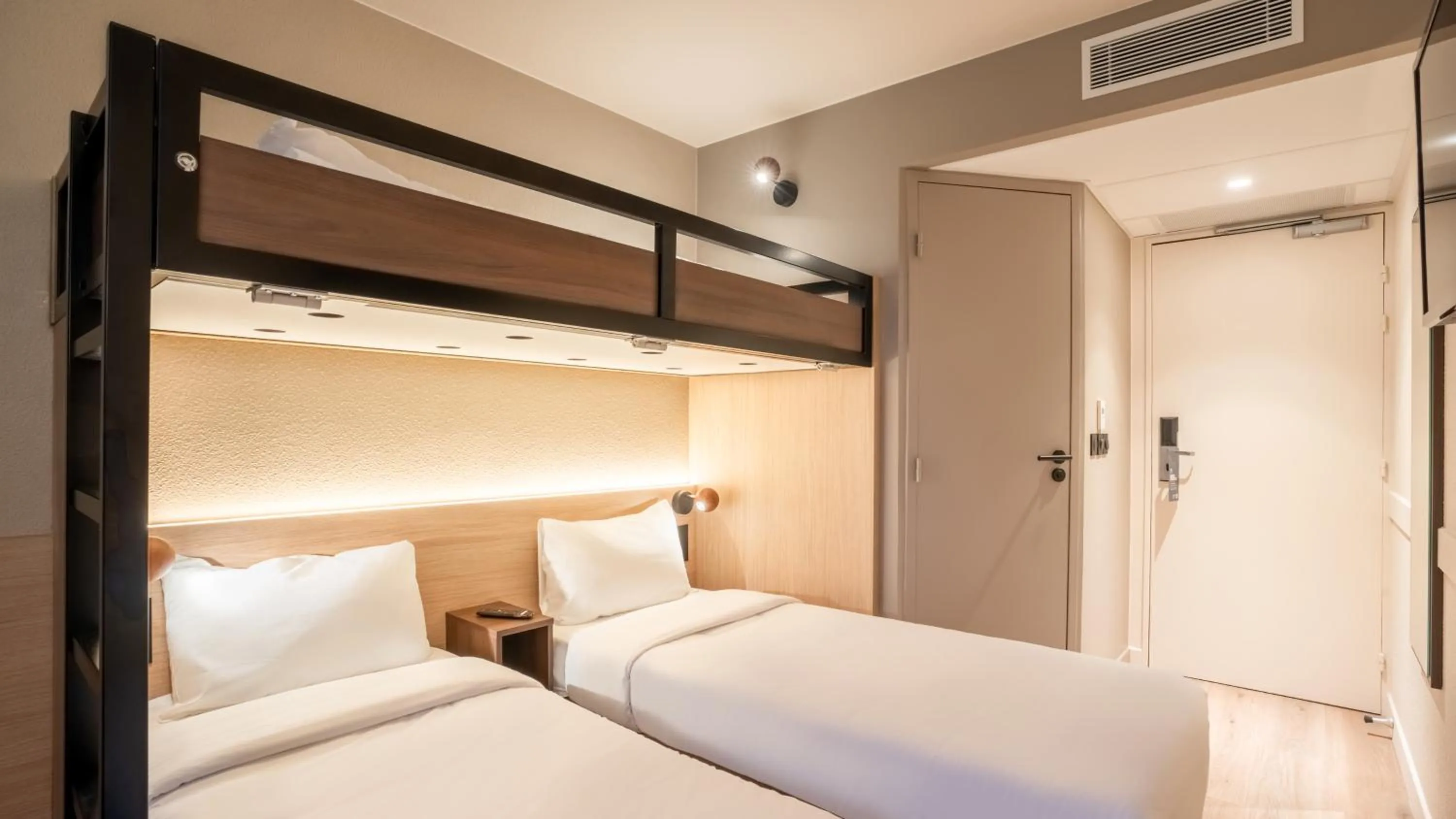 Photo of the whole room, Bed in Première Classe Paris Ouest - Pont de Suresnes