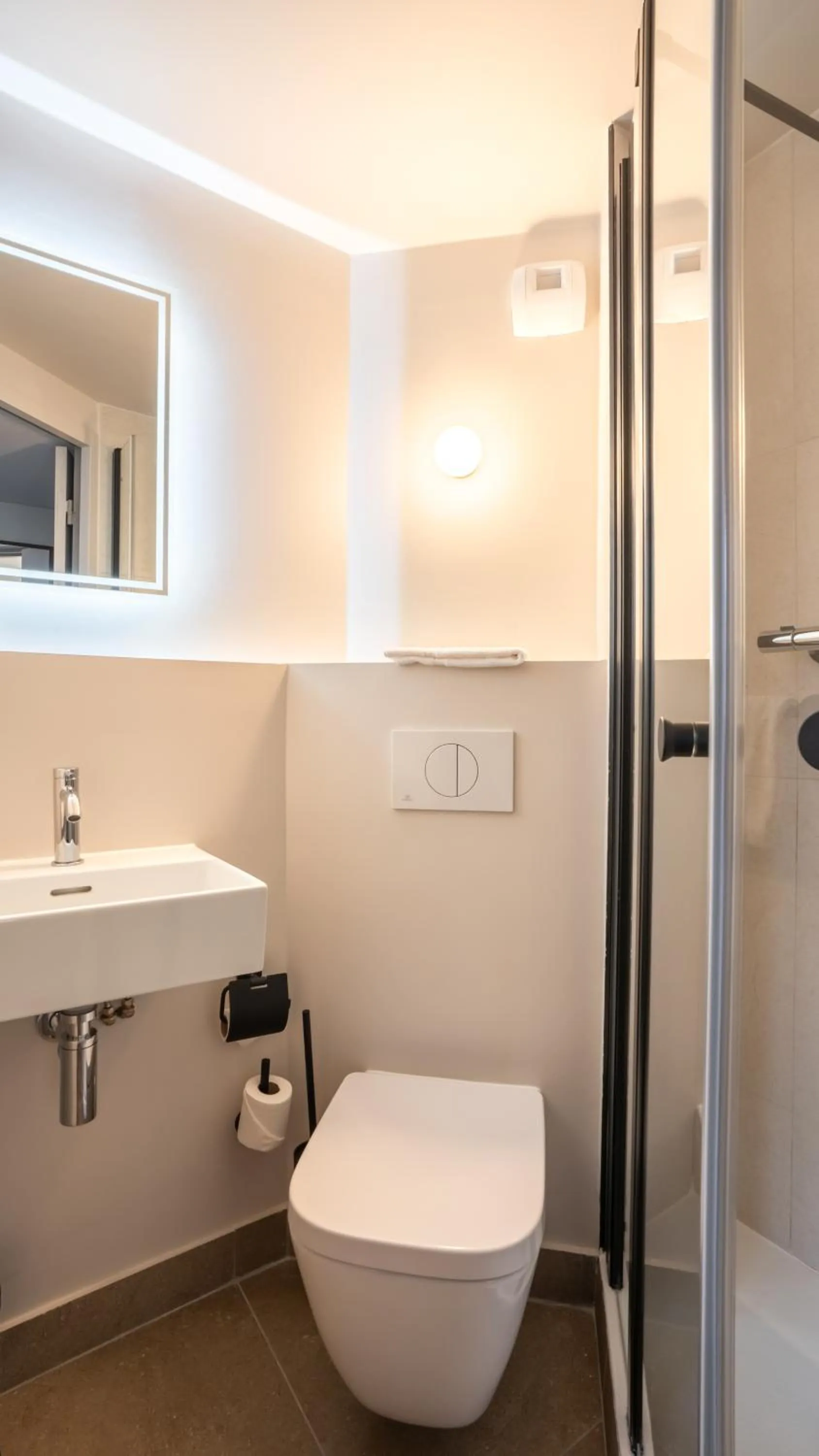 Bathroom in Première Classe Paris Ouest - Pont de Suresnes