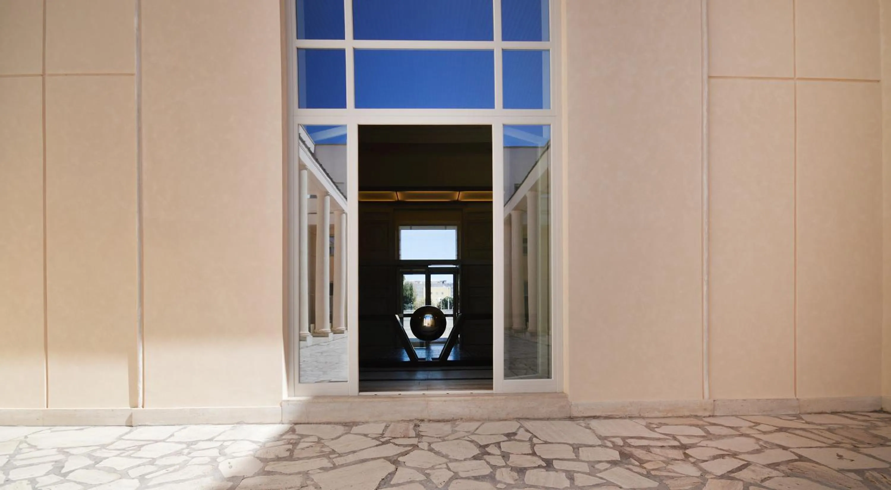 Facade/entrance in Palazzo Esedra