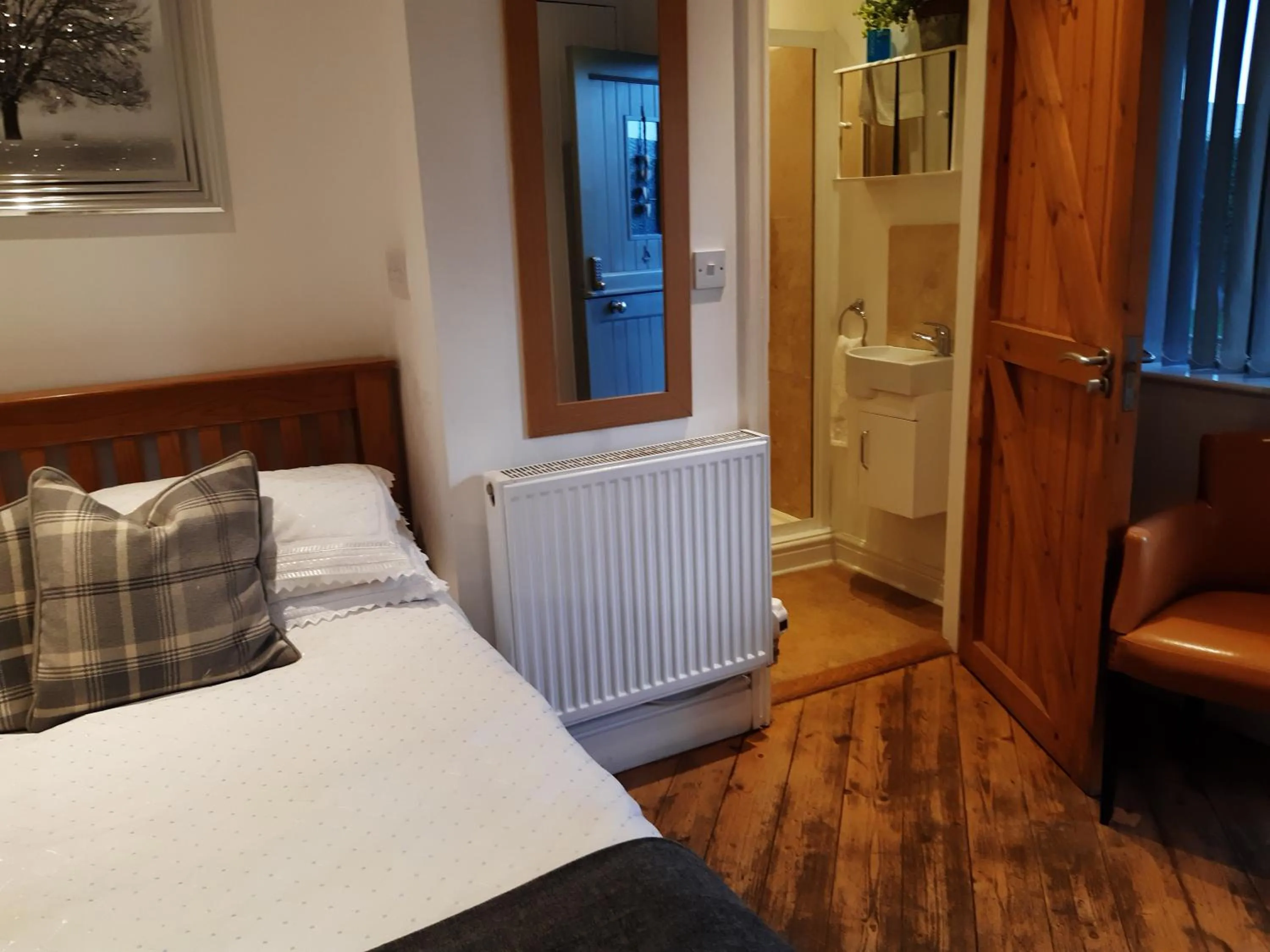 Photo of the whole room, Bed in The Stables - Deer Park Farm