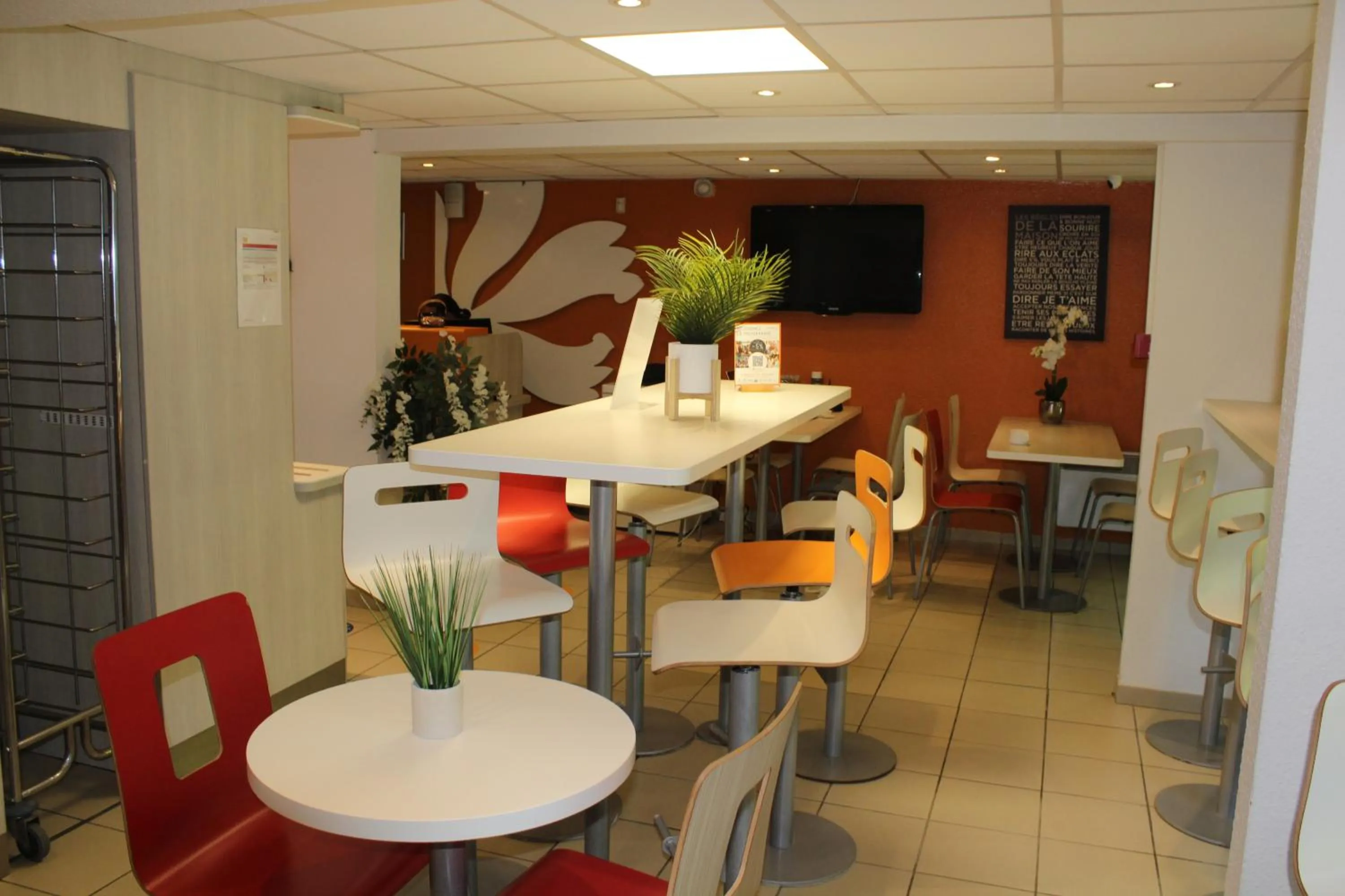Restaurant/places to eat in Premiere Classe St Quentin en Yvelines Elancourt