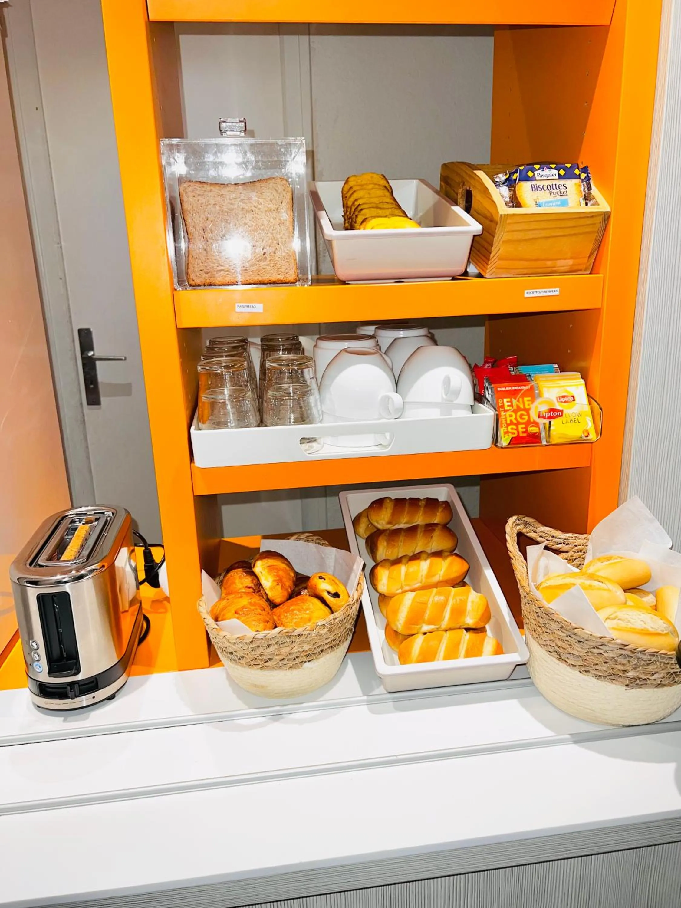 Breakfast in Premiere Classe St Quentin en Yvelines Elancourt