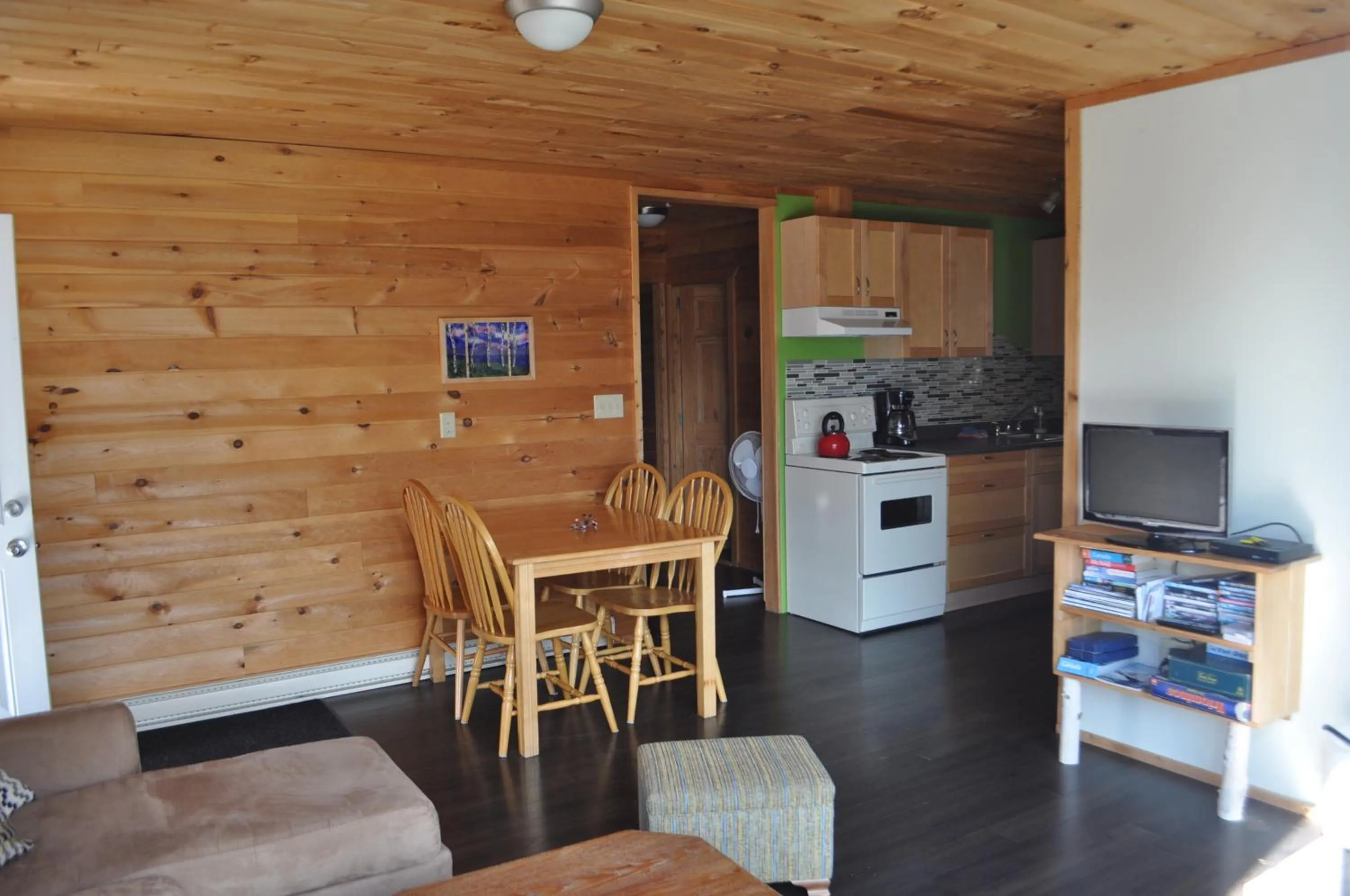 Kitchen or kitchenette in The Sleeping Moose Cottage